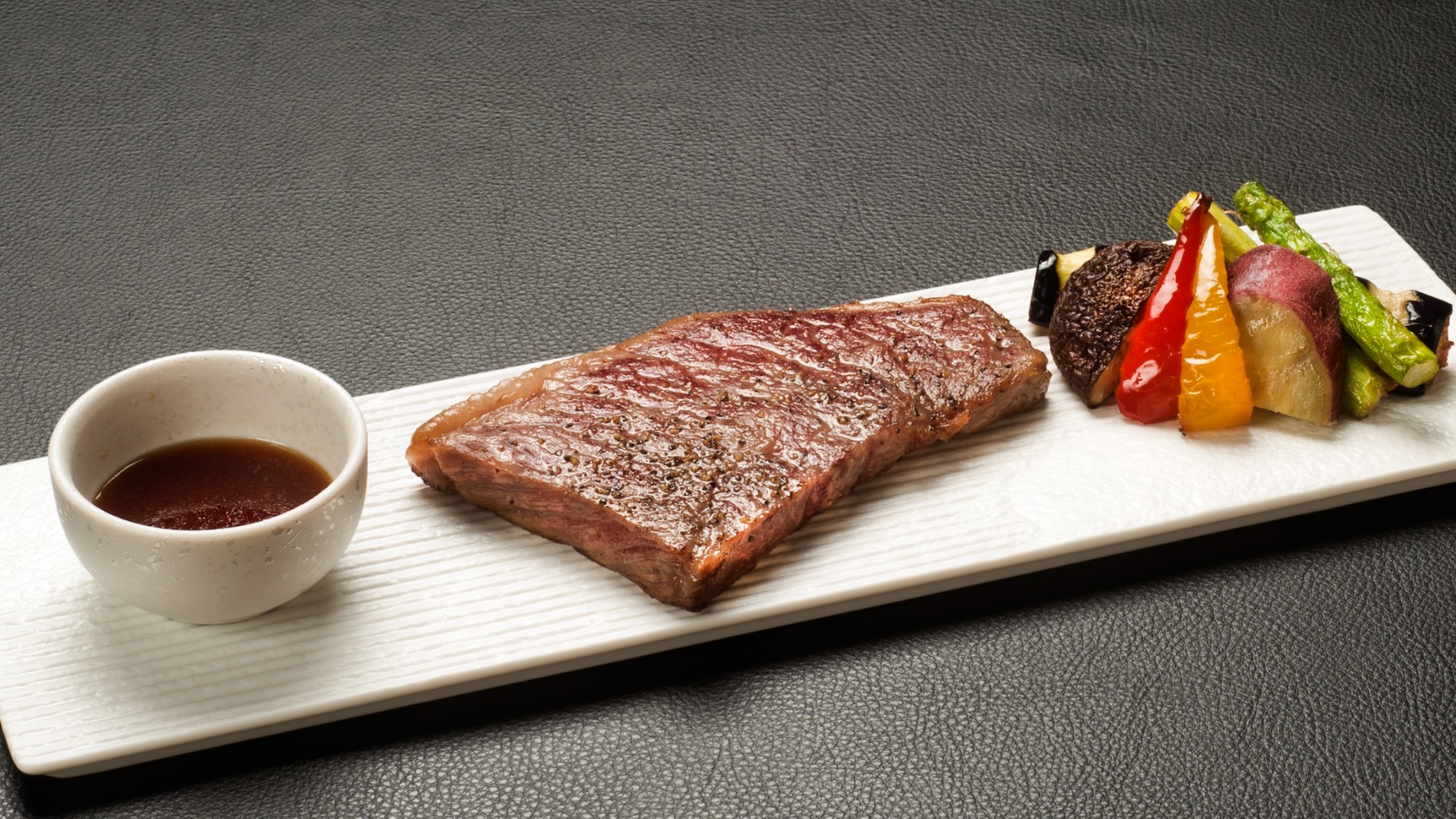 【別注料理】「前沢牛リブロースステーキ」鮮やかな霜降り、舌ざわり、風味。至高の一品です。※イメージ