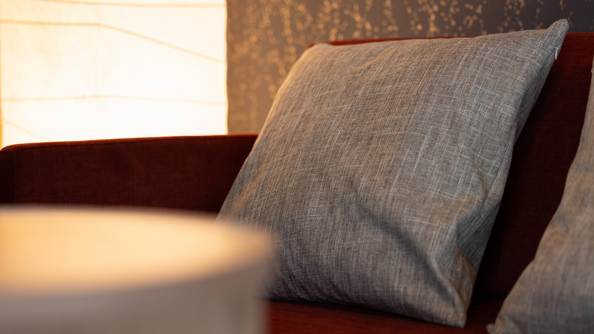 【スイートルーム】和と洋が融合した空間で寛ぎの時間をお過ごしください。