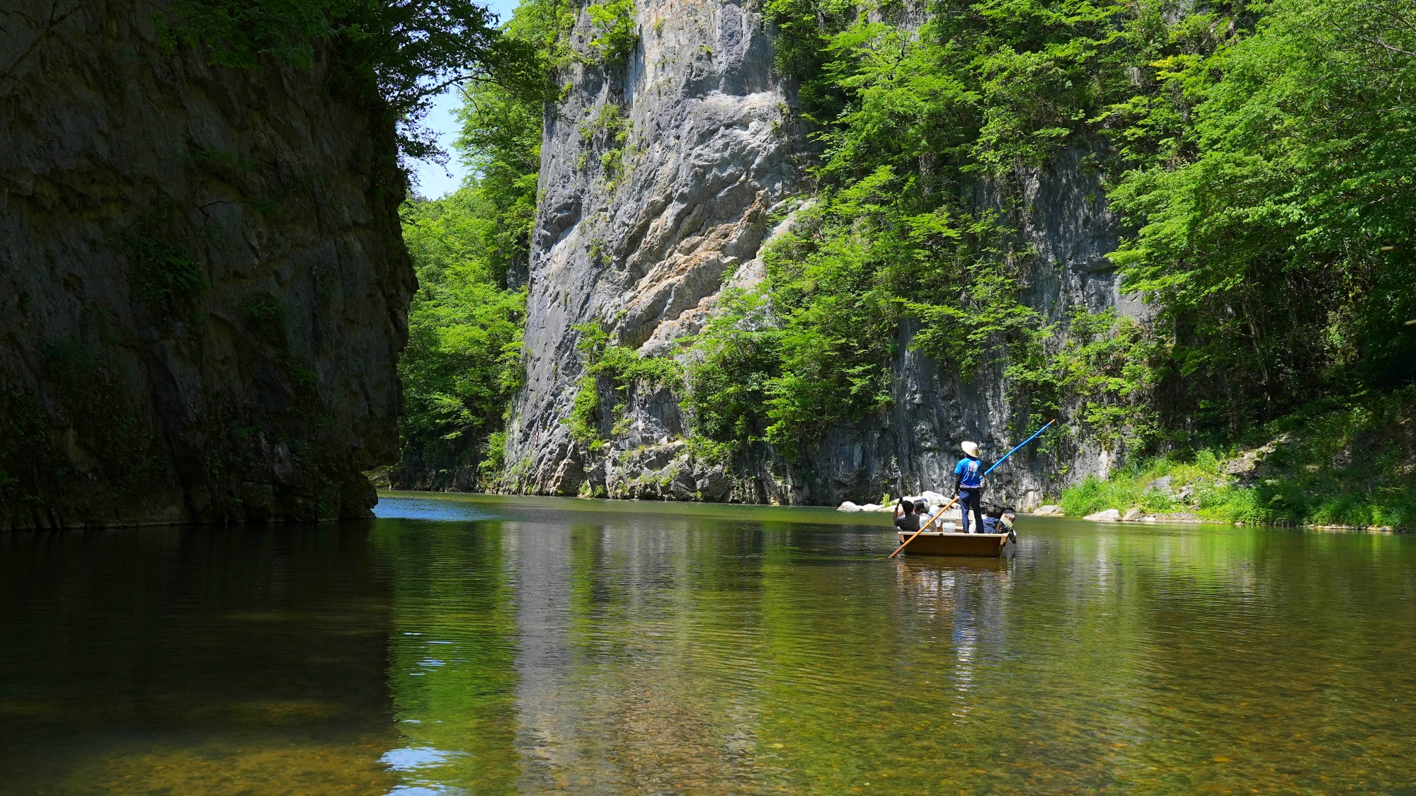 【周辺観光】「猊鼻渓」国の史蹟名勝天然記念物で、日本百景のひとつに数えられています。