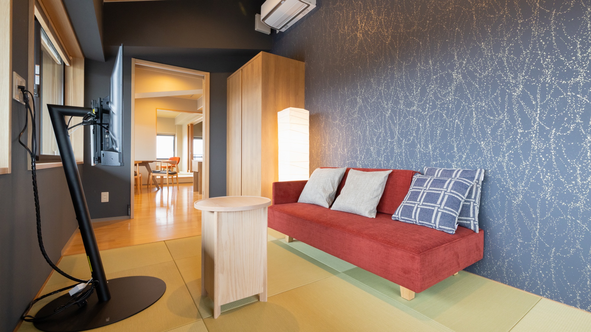 【スイートルーム】複数名でのご宿泊にも最適な広々とした和洋室。