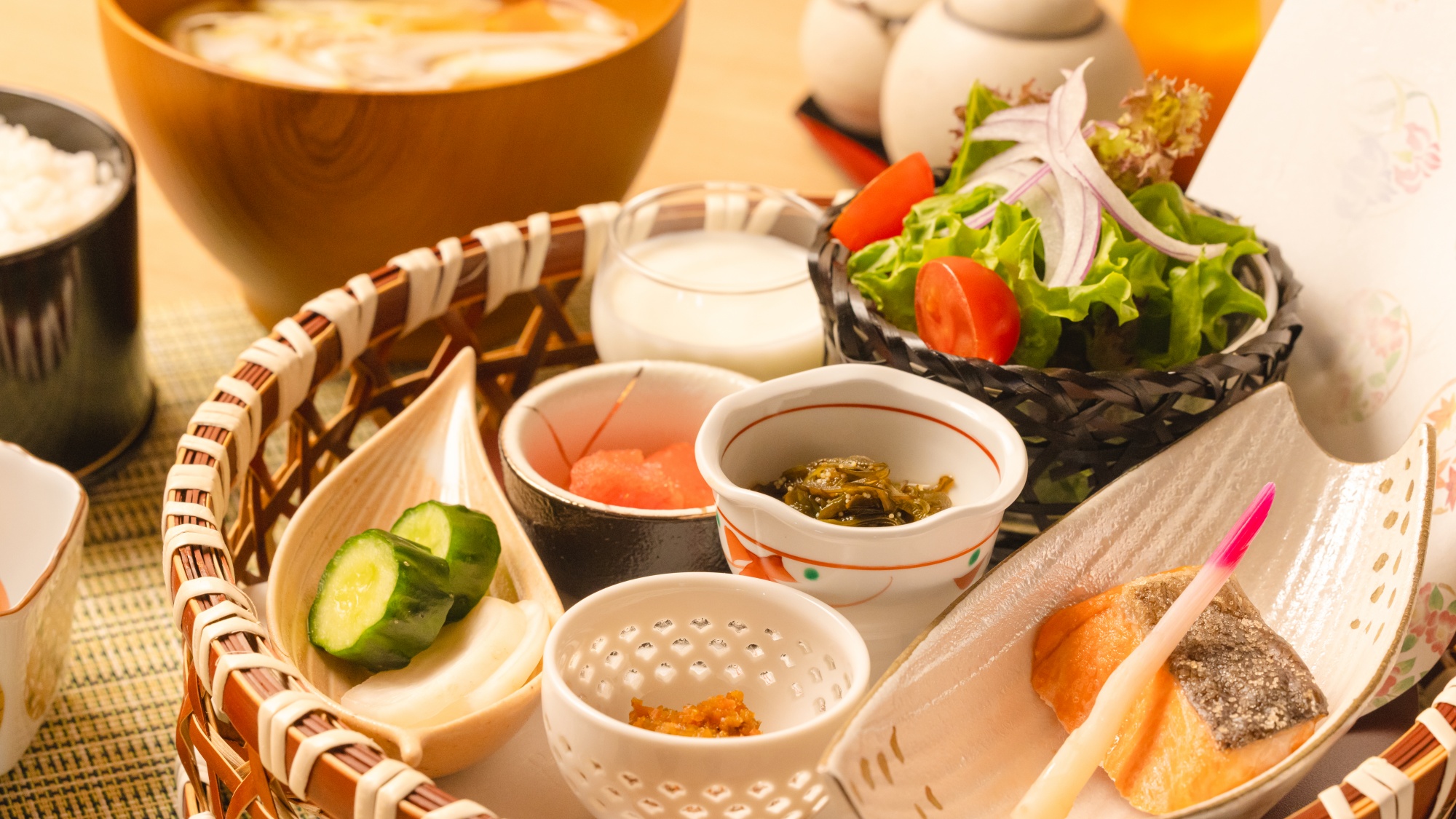 【ご朝食】どこか懐かしさを感じる郷土料理に岩手グルメも抑えたほっとするご朝食。※画像はイメージです。