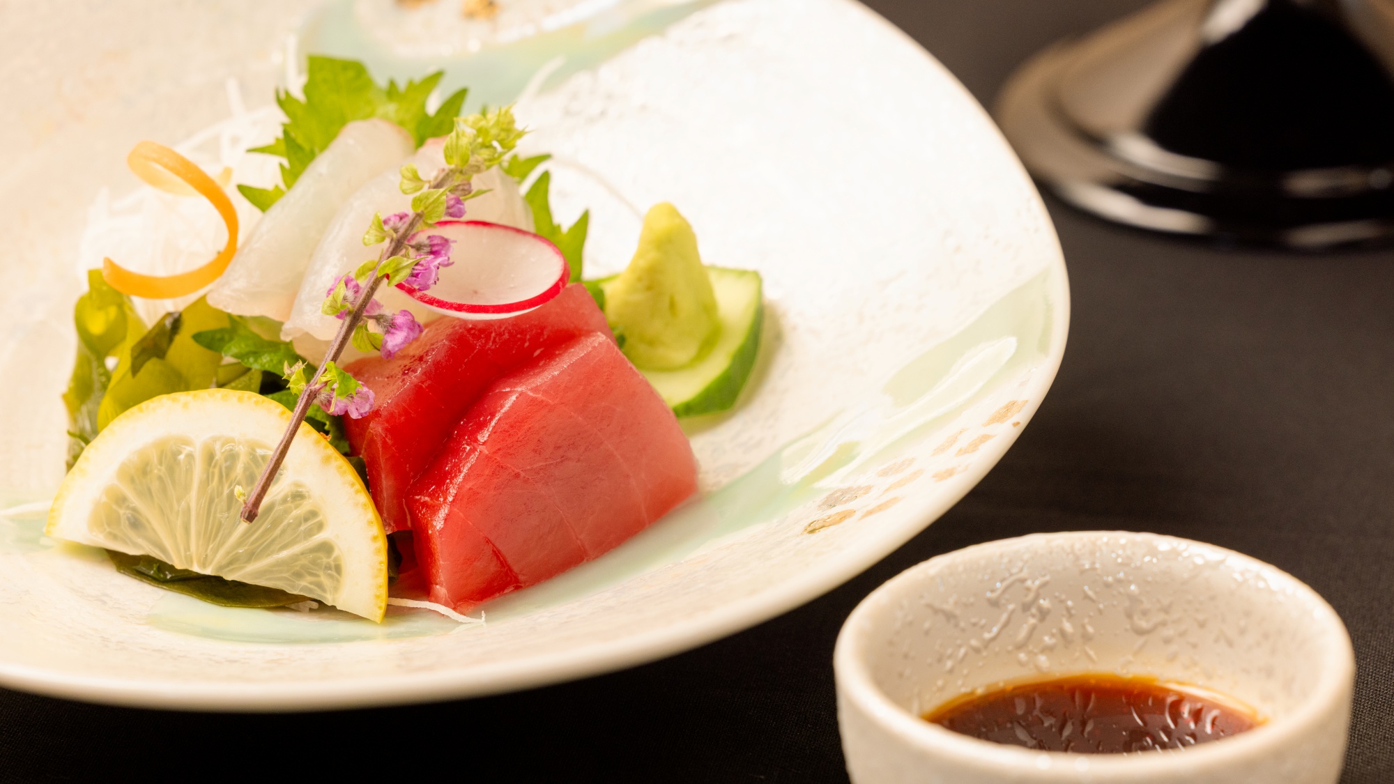 【ご夕食】季節替わりで楽しめる旬のお刺身もご堪能ください。※イメージ