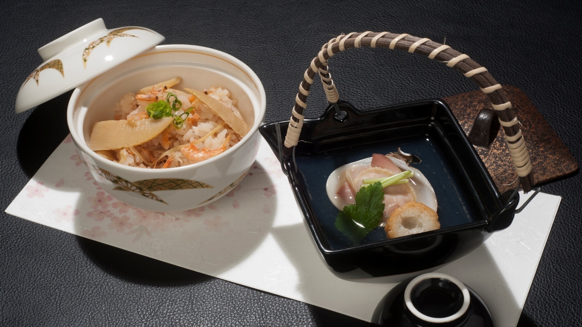 【ご夕食】筍や蛤、旬の食材をちりばめた贅沢な品々。※イメージ