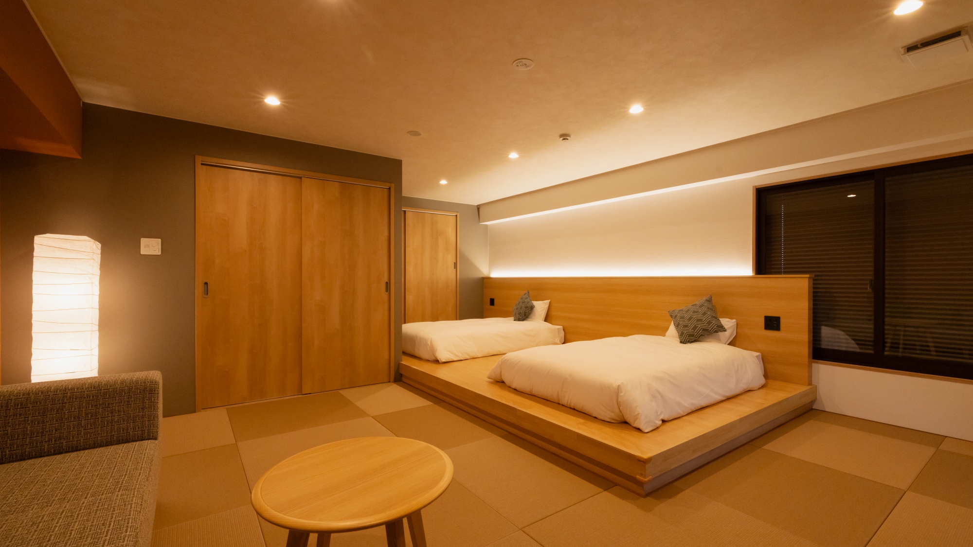 【スーペリアツイン】グループ利用にも嬉しい、展望風呂を備えた和洋室。