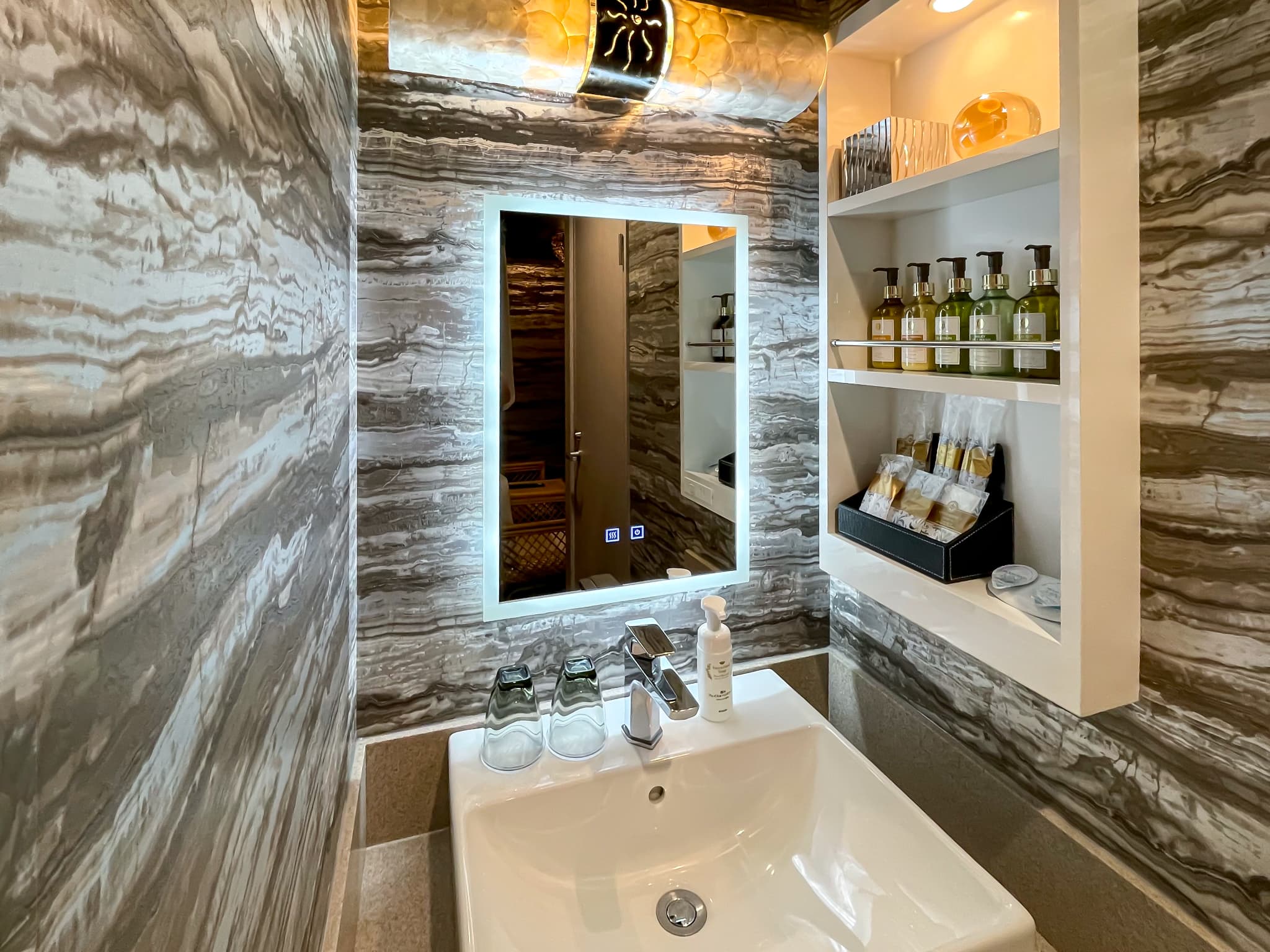 モデレート洗面　禁煙