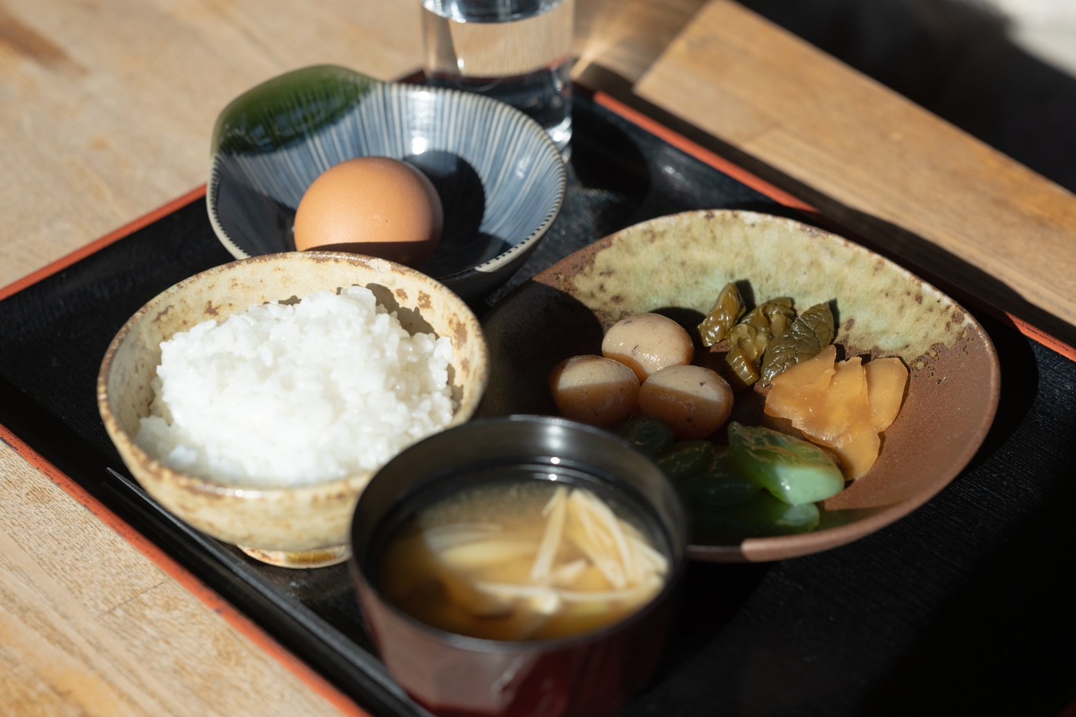 【春季限定】プチ贅沢！上州牛＆群馬麦豚をすき焼きで食べ比べ×濃厚な平飼い卵の朝食付