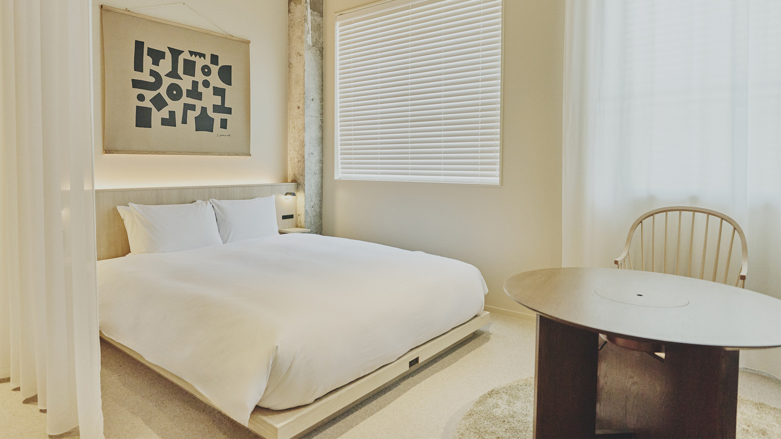 デラックスルーム　ベッド