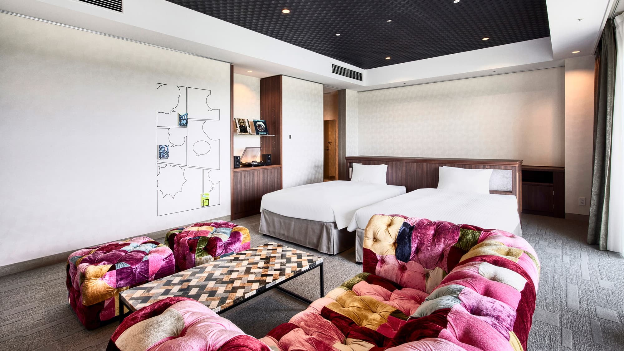 ファミリージュニアスイート｜レコードプレーヤーをご用意。読書や音楽鑑賞の時間をお愉しみください。