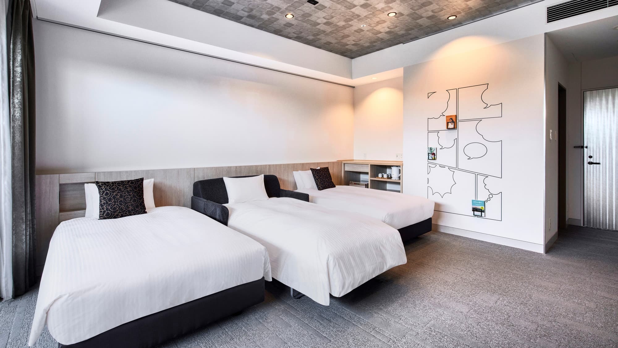 プレミアツイン｜ソファをベッドとして活用することができ、最大5名様までご宿泊可能です。