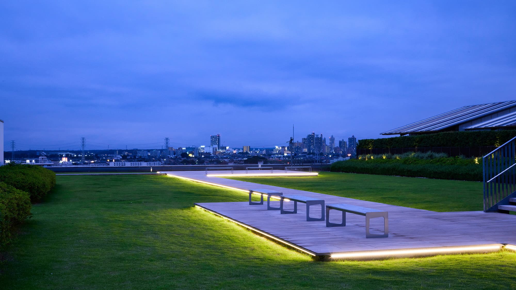 屋上庭園 | このホテルにご宿泊いただくからこそ味わえる、開放感あふれるひと時をお楽しみください。