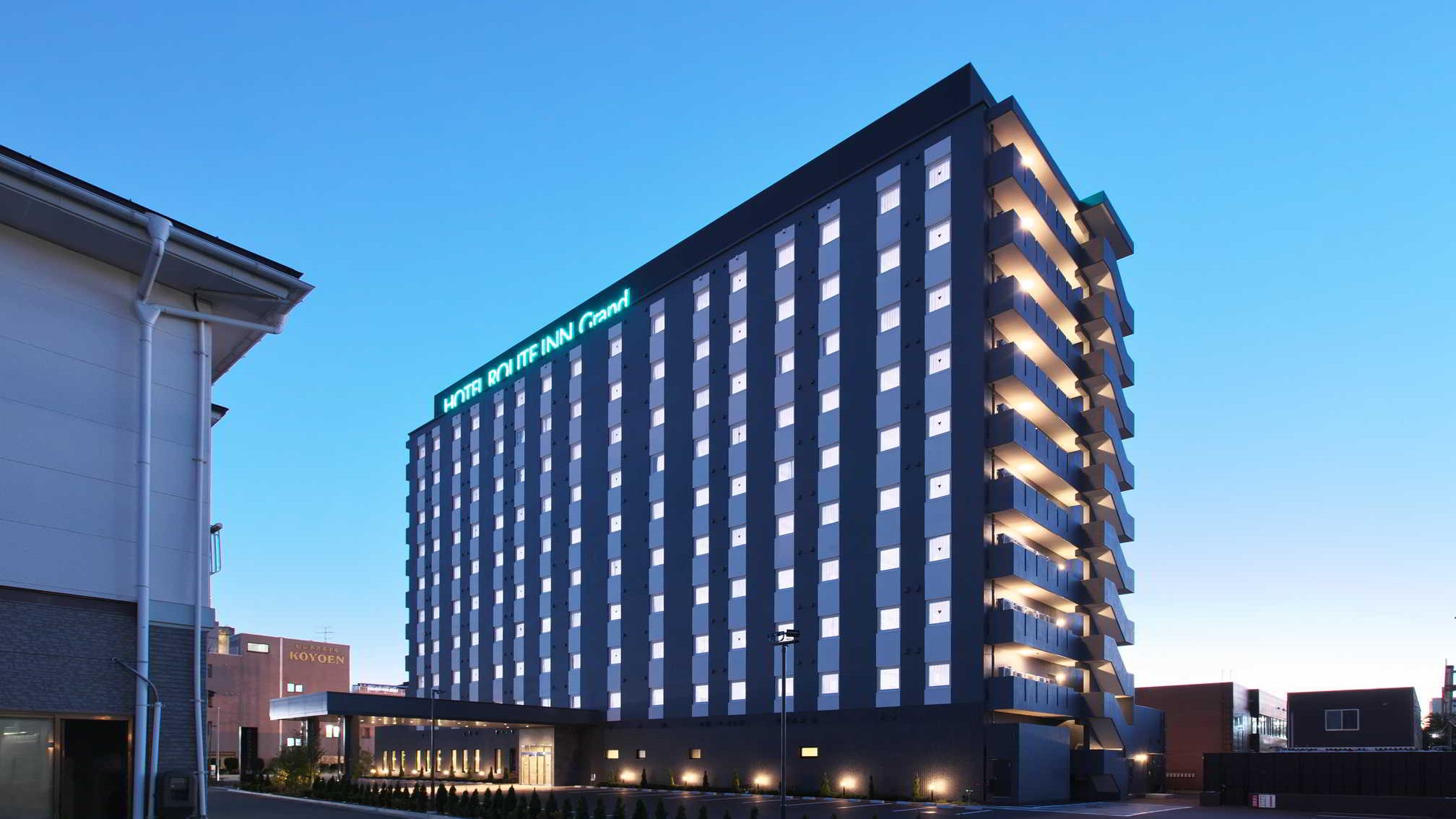 ホテル外観朝方