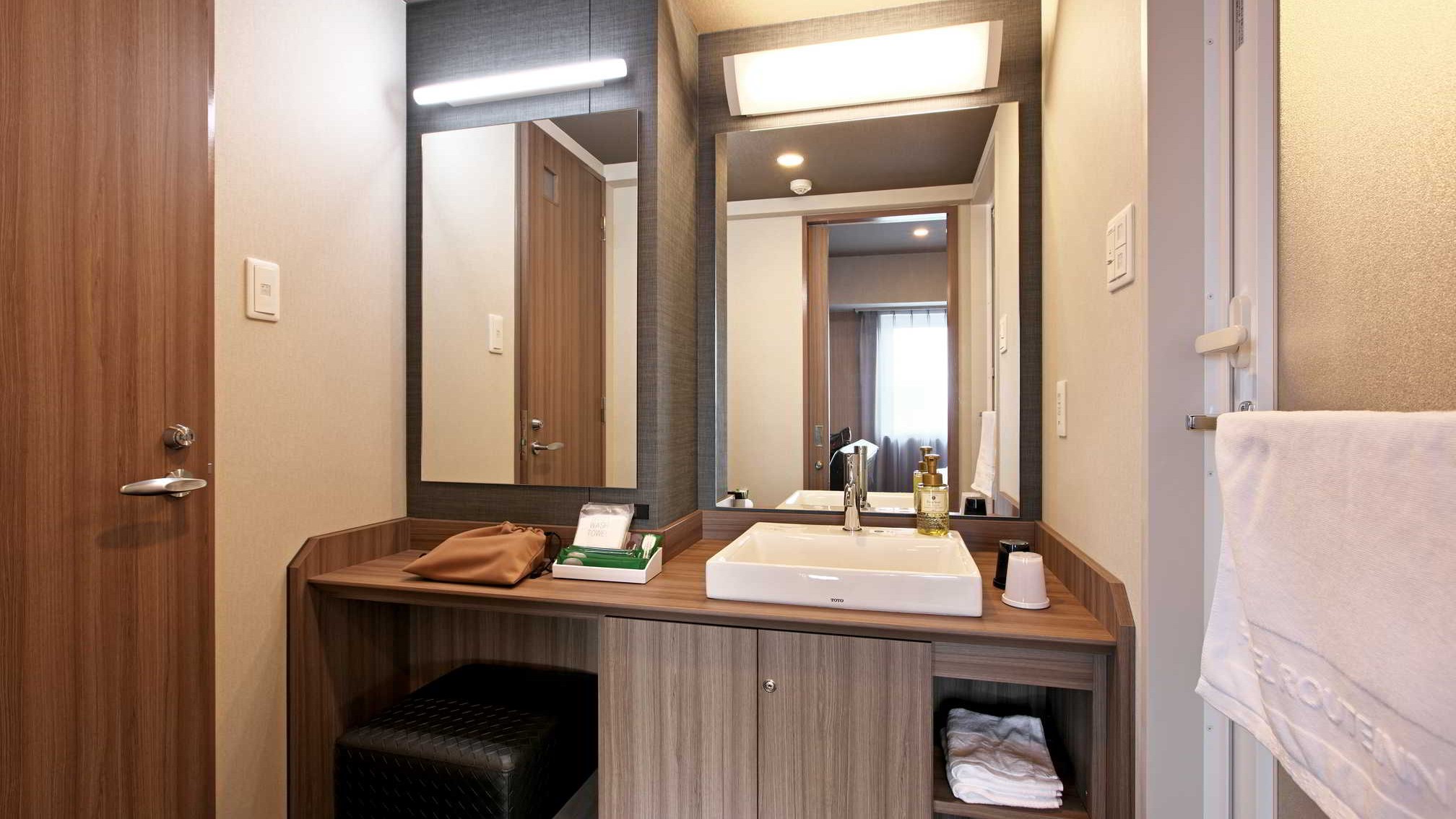 デラックスツイン洗面台