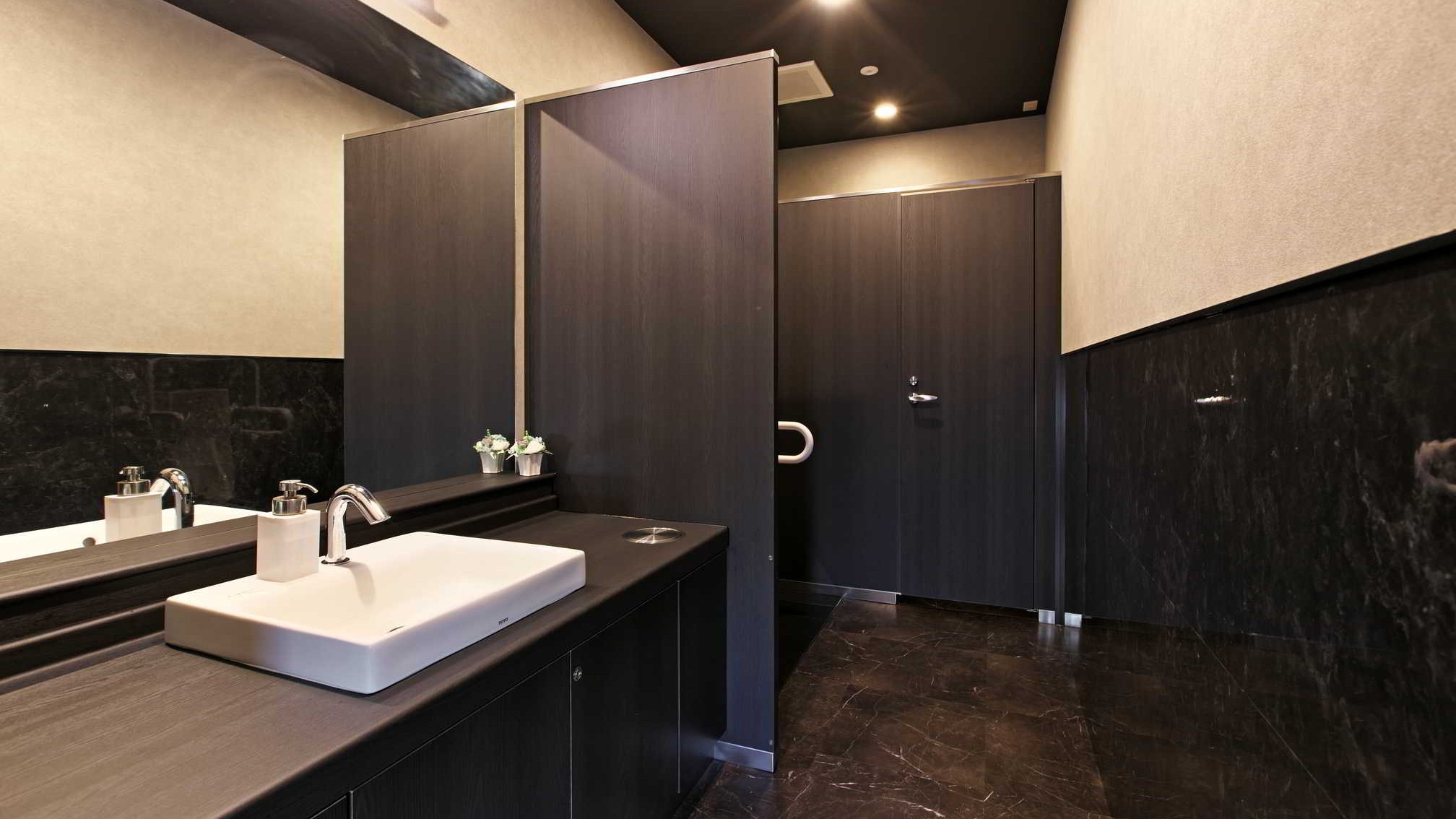 １F男性用トイレ