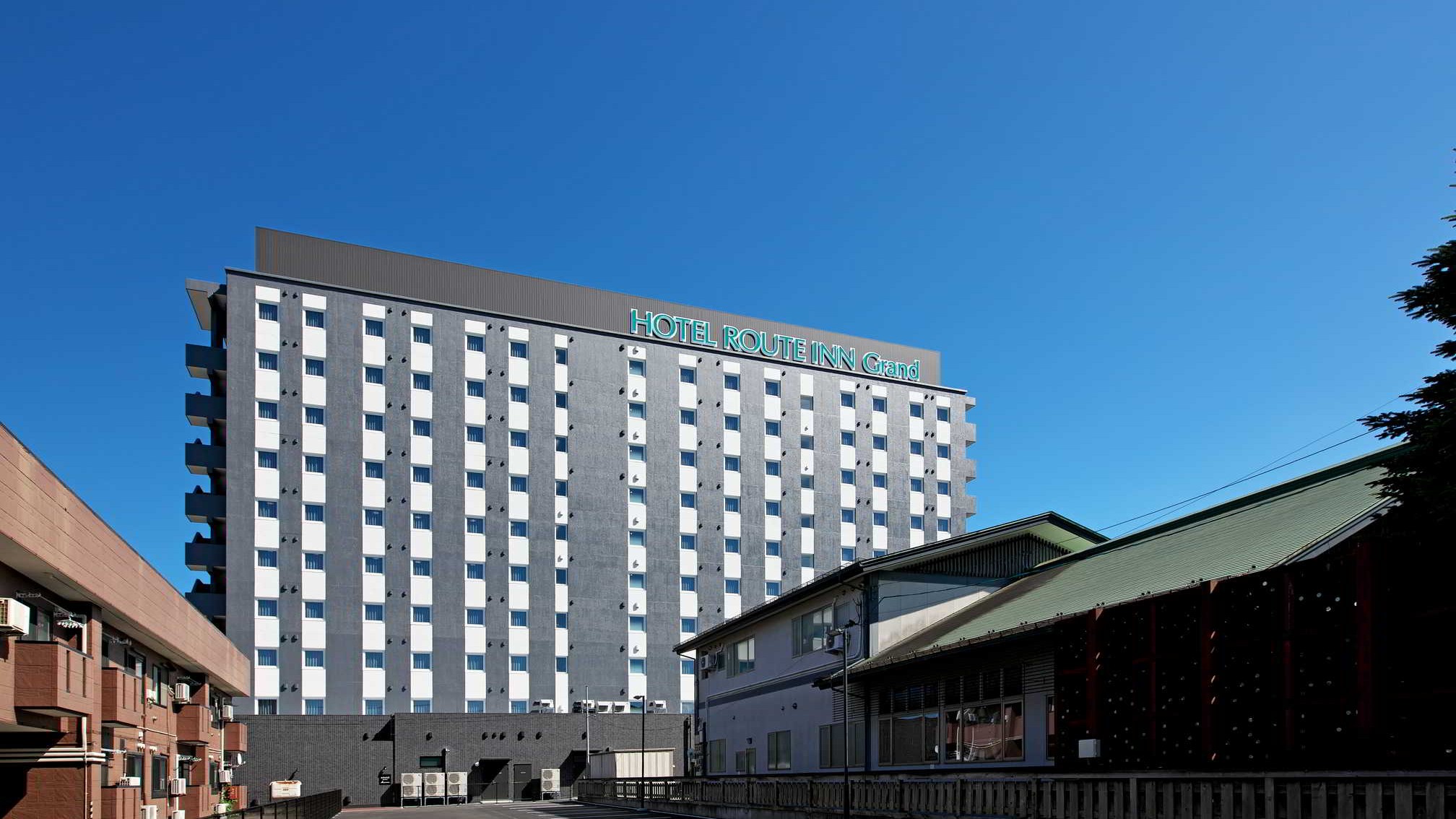 ホテル外観基地側