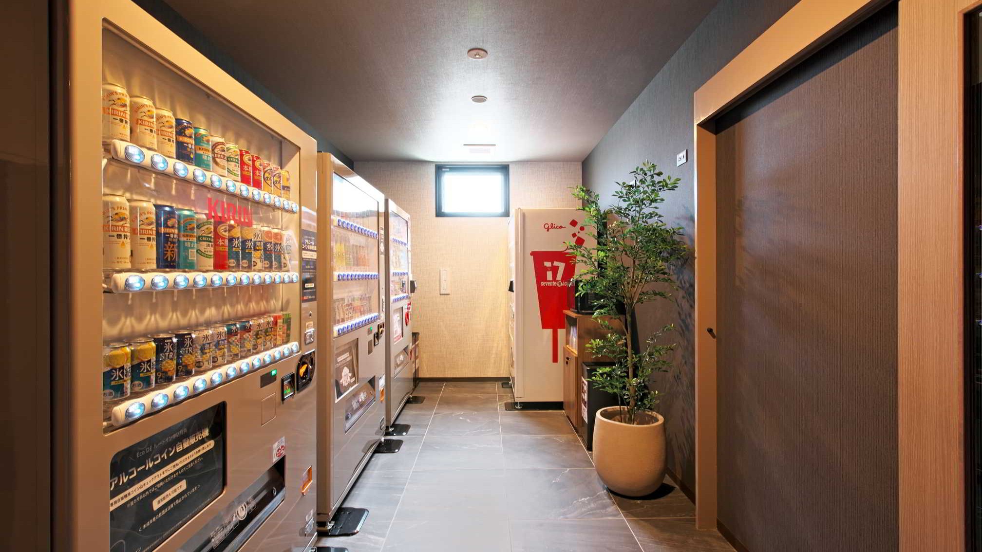 １F自動販売機コーナー