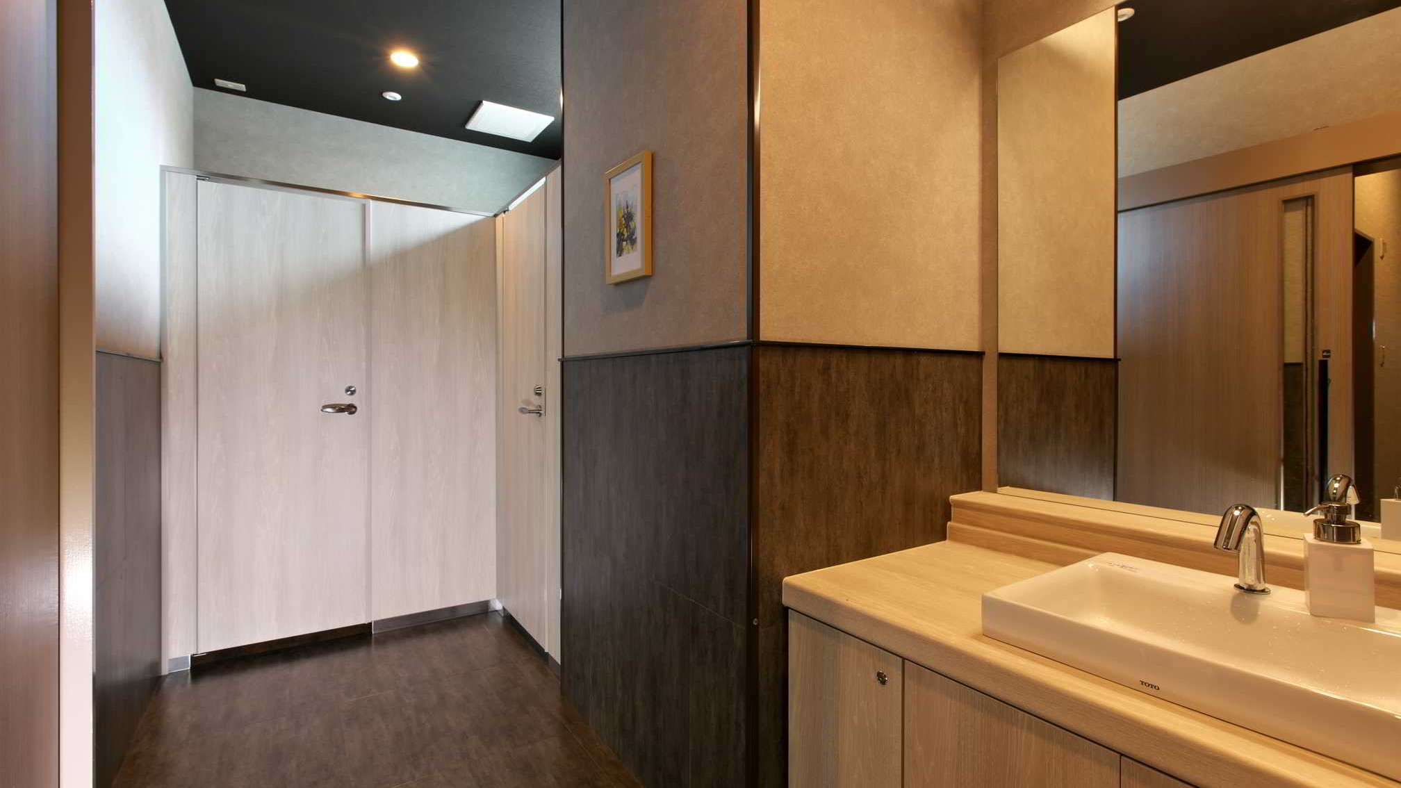 １F女性用トイレ