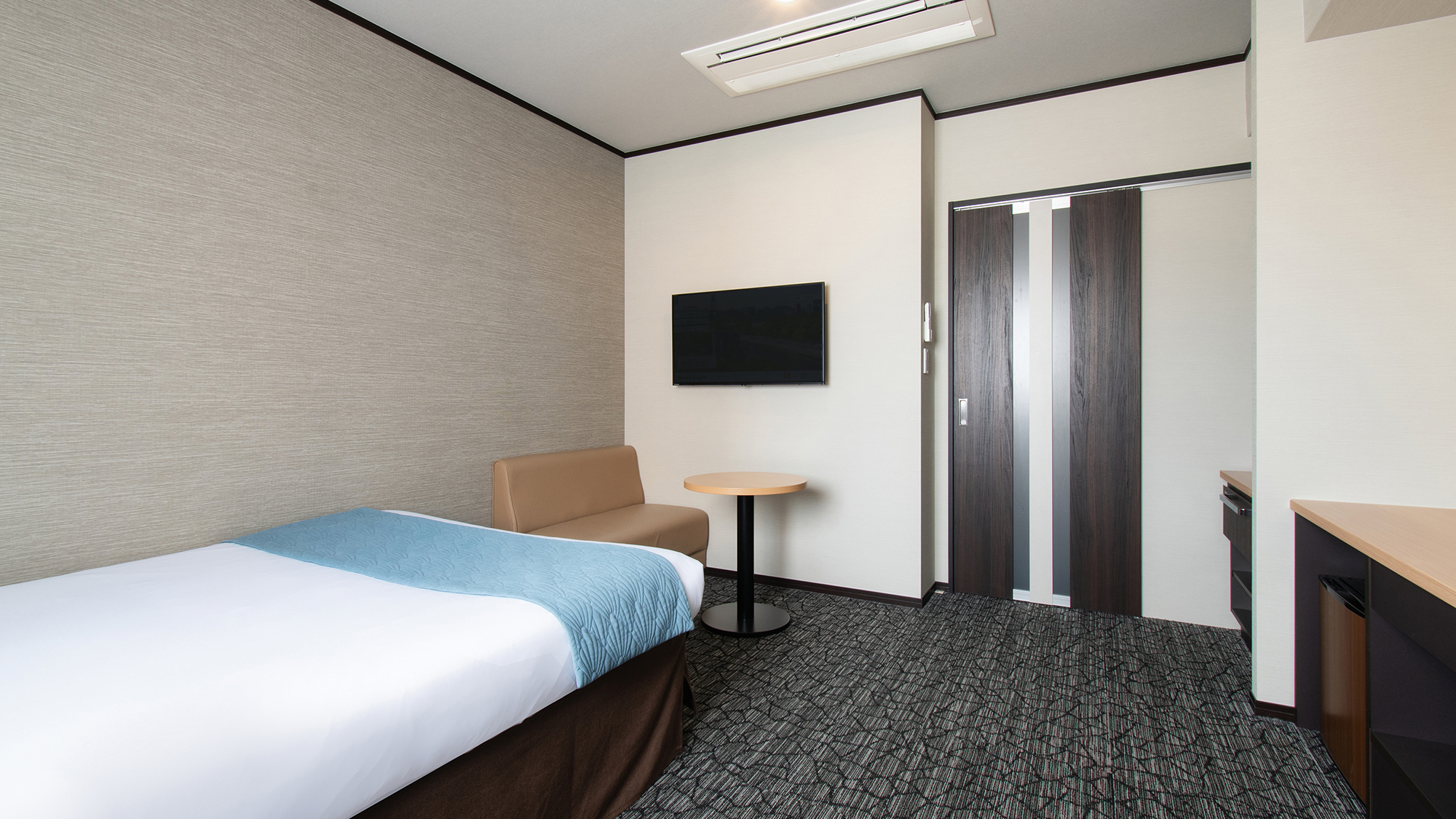 ⑧ダブルルーム　ベッド幅140㎝&times;1