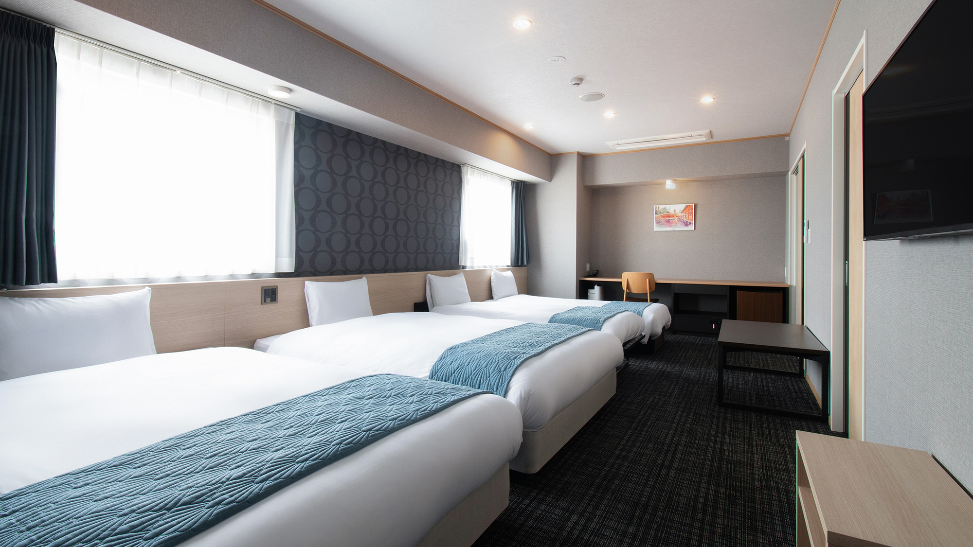 ②デラックスルーム（洋室）（フォース）　ベッド幅140㎝&times;2　90㎝&times;2