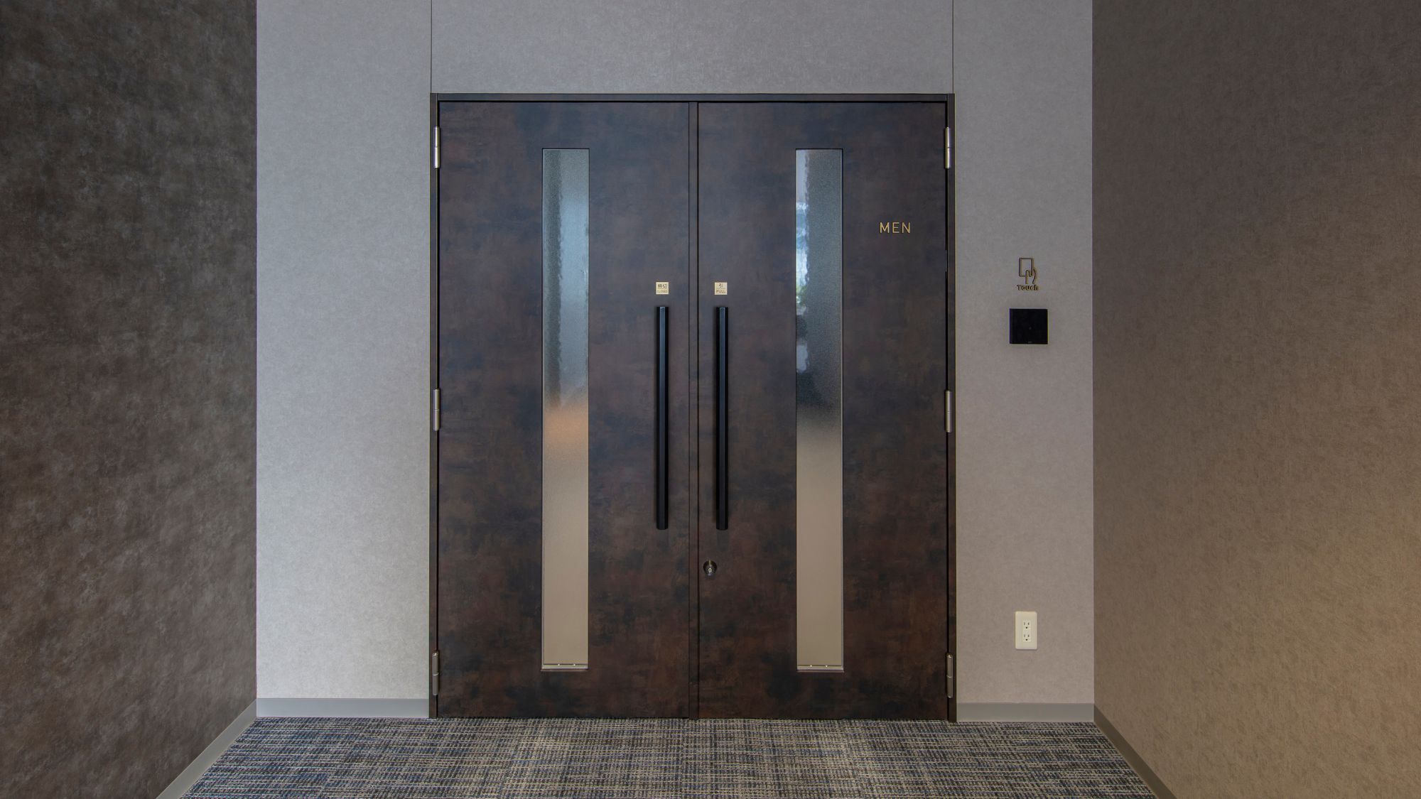 ◆男性用カプセルルーム：入口