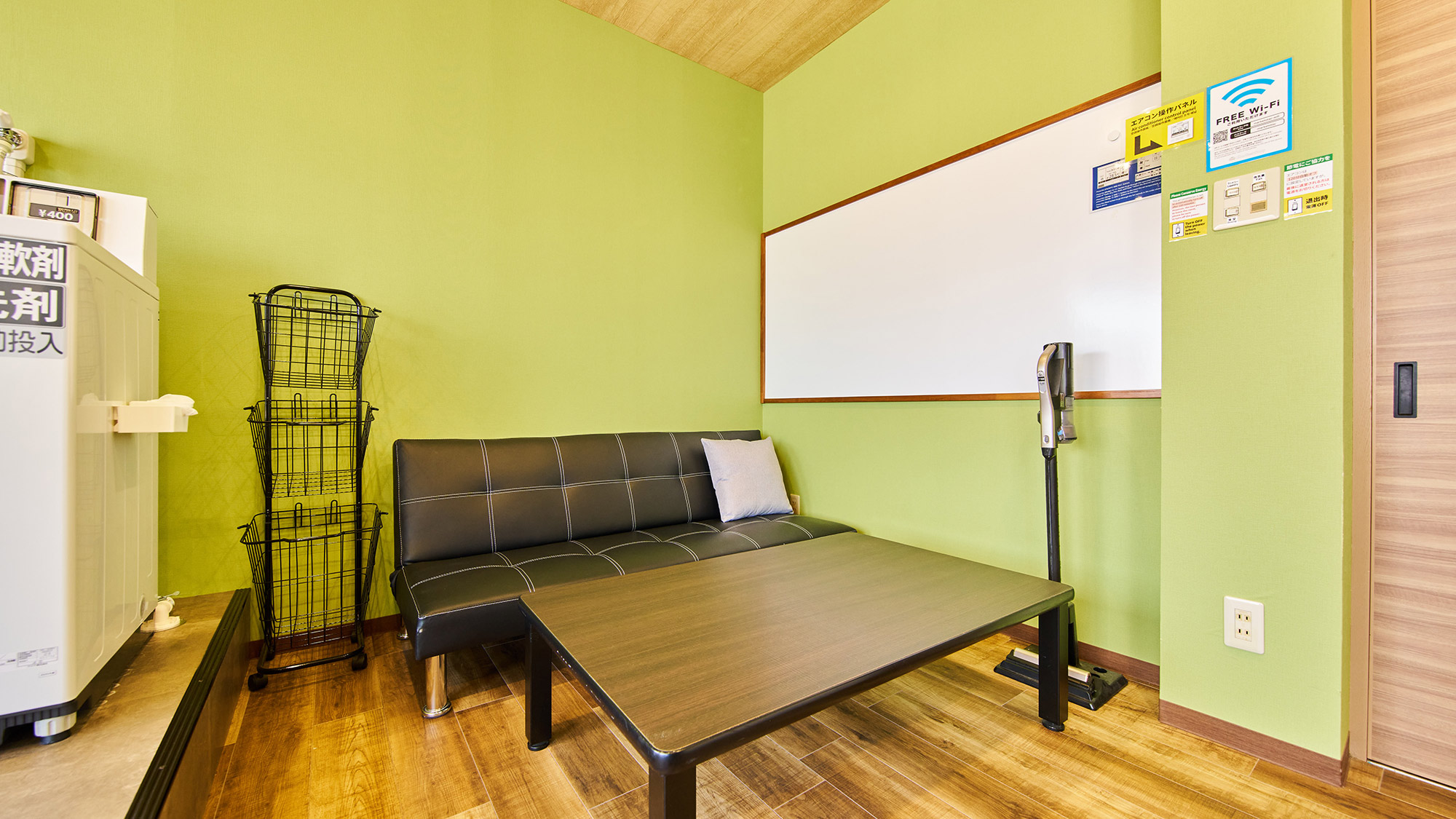 ・【共用スペース】ソファでゆったりとおくつろぎください