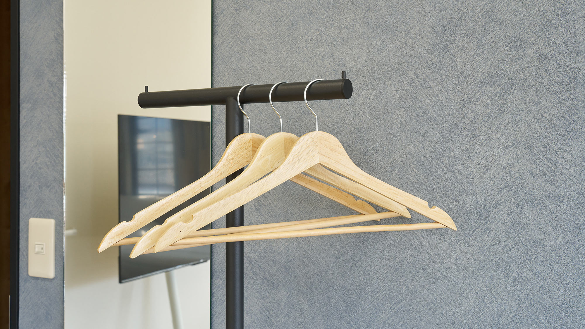 ・【202：ハンガー】大切な衣服をしわや型崩れから守ります