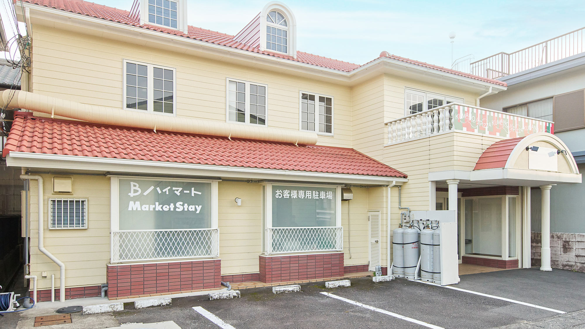 ・【駐車場】お車でお越しの際はこちらの駐車場をご利用ください