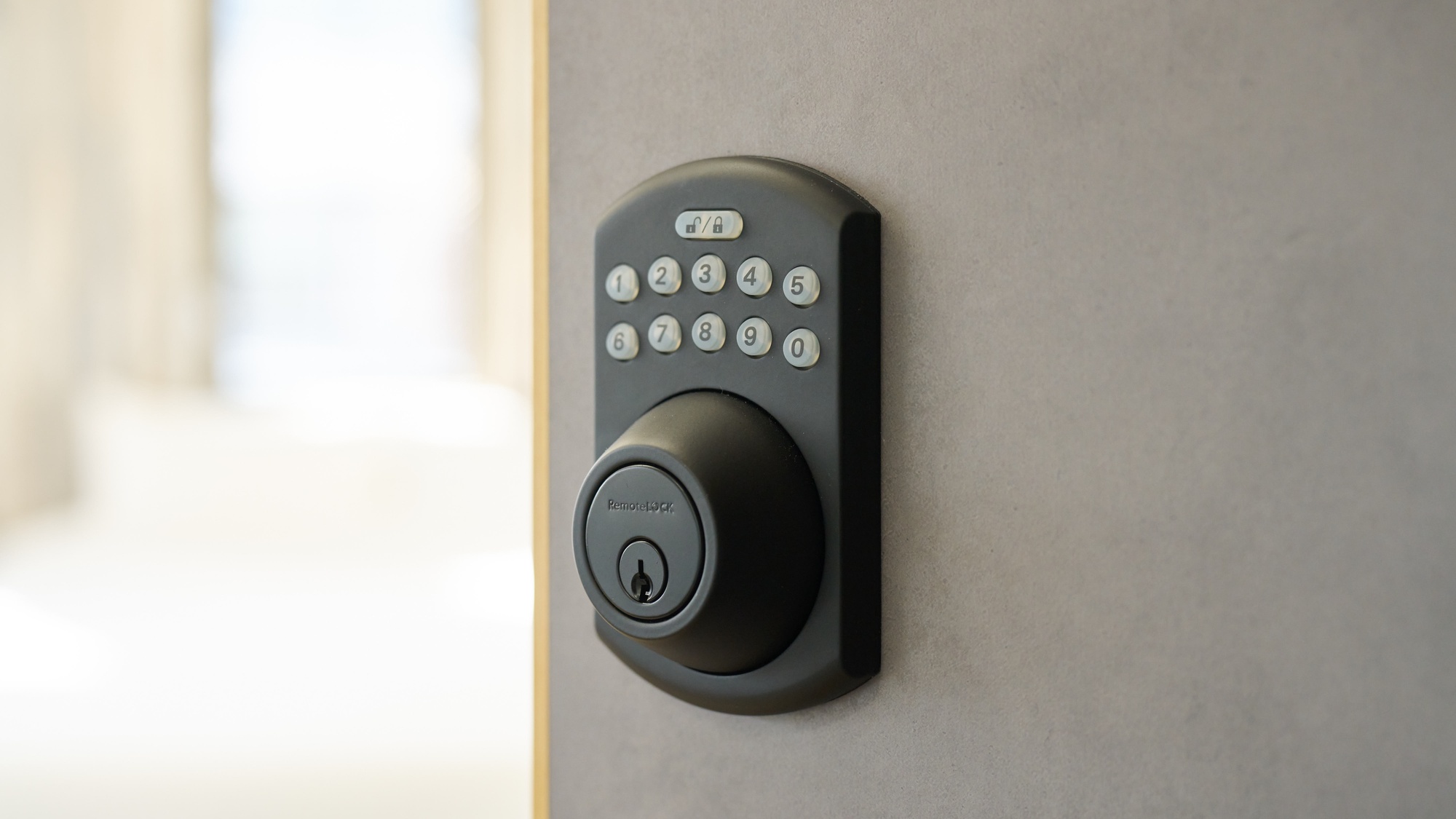 ・【202：玄関キー】こちらに番号を入力し、入室してください