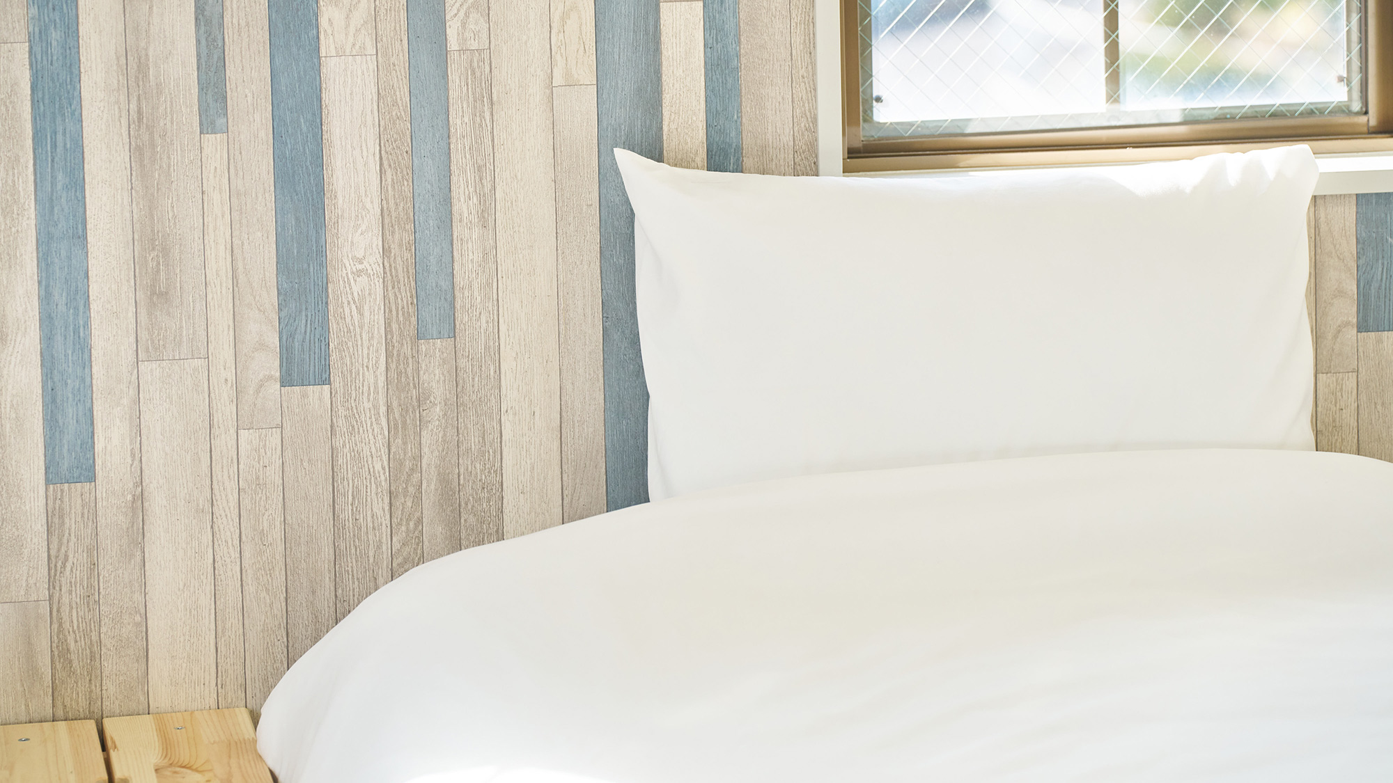 ・【202：ベッド】広々としたお部屋で、ぐっすりとお休みください