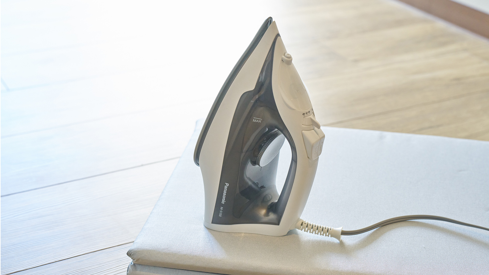 ・【アイロン】アイロンをご用意。シャツなどもしわになる心配ありません