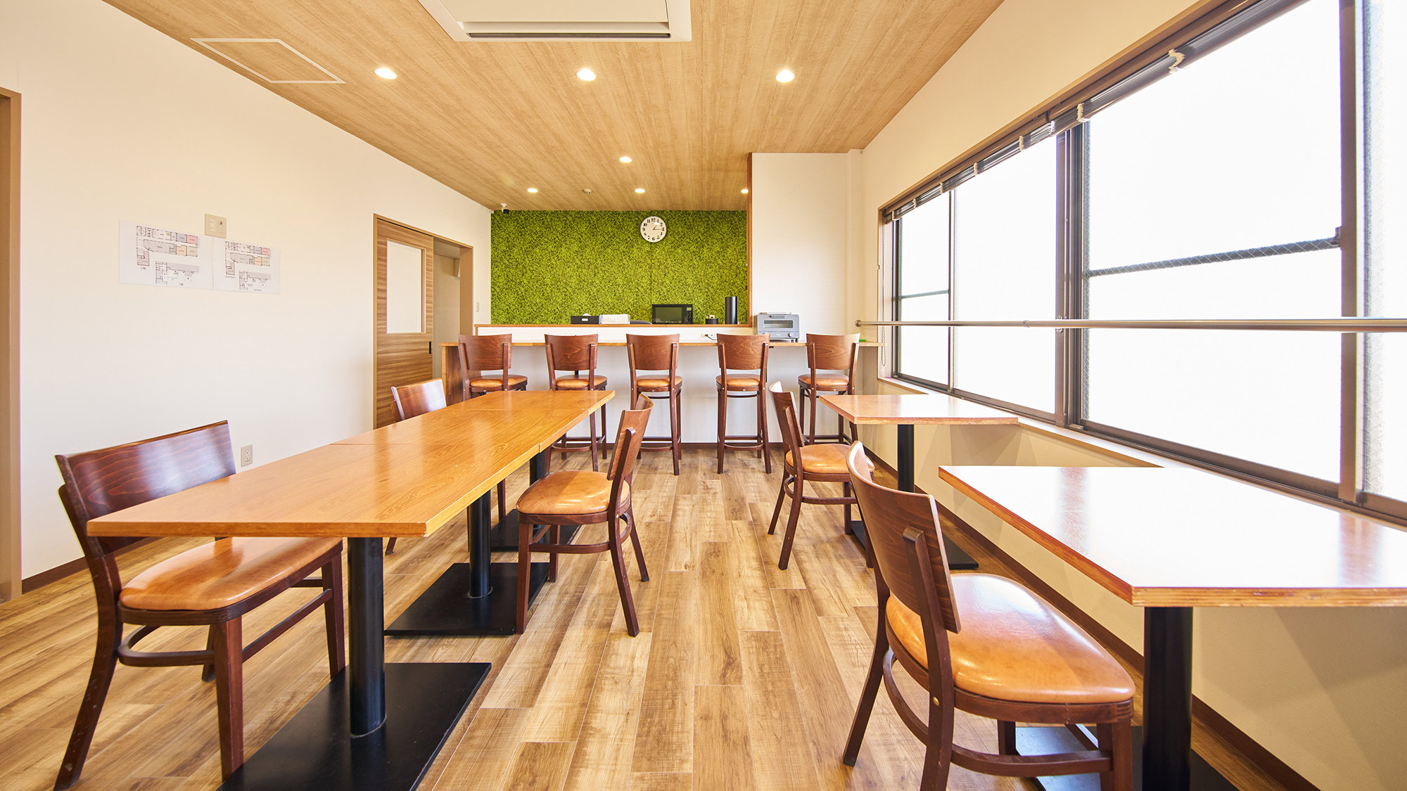 ・【共用スペース】共用部に食堂をご用意。お好きなタイミングでご利用下さい