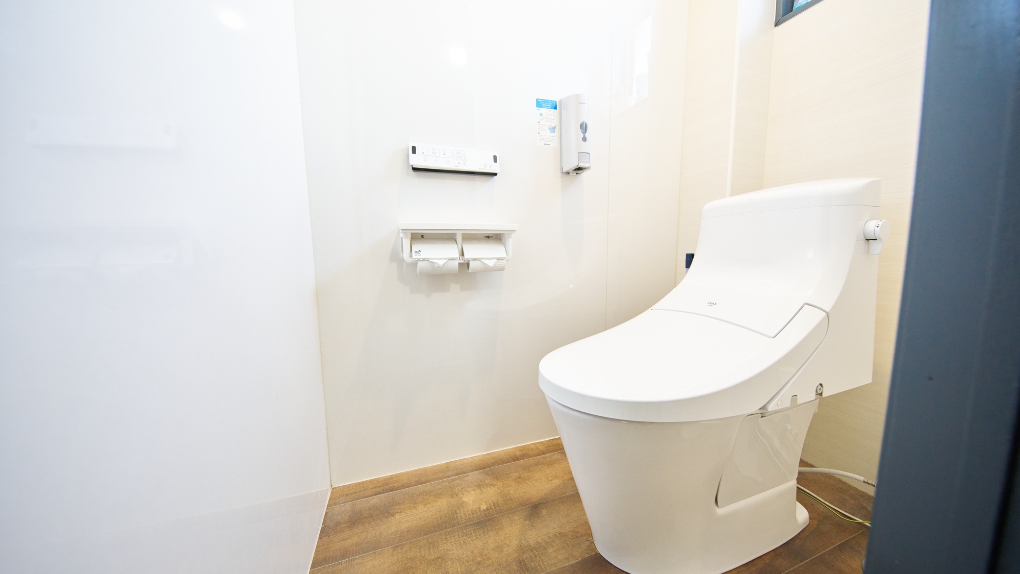 ・【1階共用トイレ（女性）】洗浄機能付きなので、快適にご利用いただけます