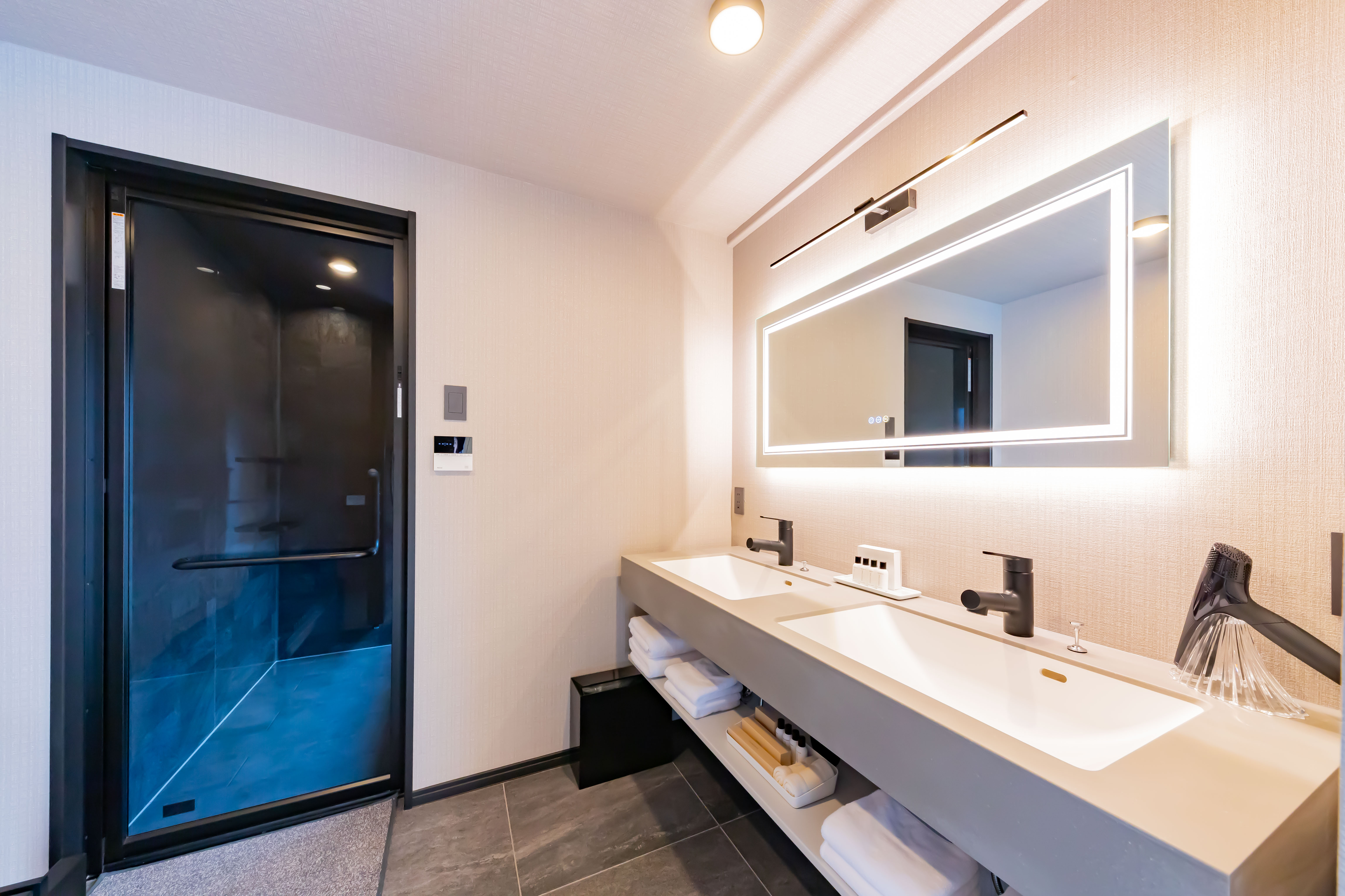 PremiumRoom C洗面化粧台　Standard room A、B洗面化粧台　