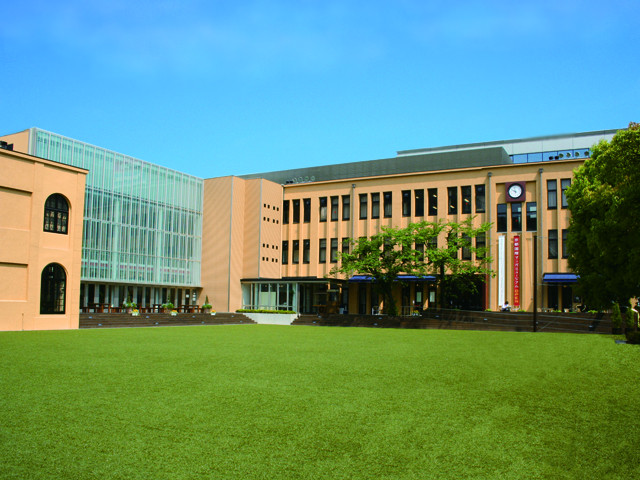 京都国際マンガミュージアム：約2km