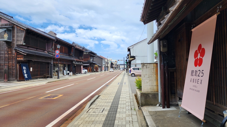 【素泊まり】加賀の記憶と静けさに包まれる、町家再生の宿で気ままなひとときを＜自炊OK＞