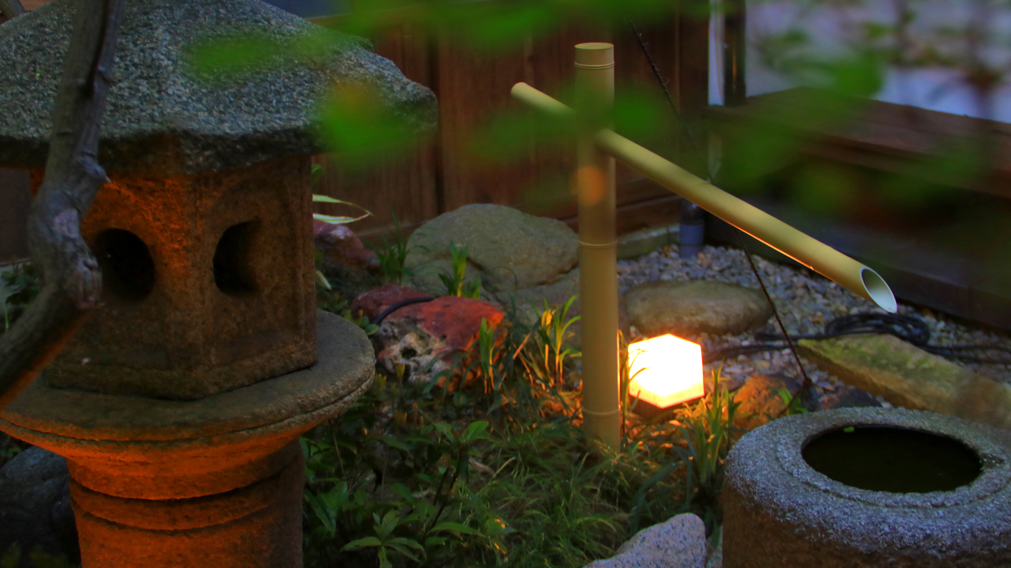 【群青の間】外の庭の風景