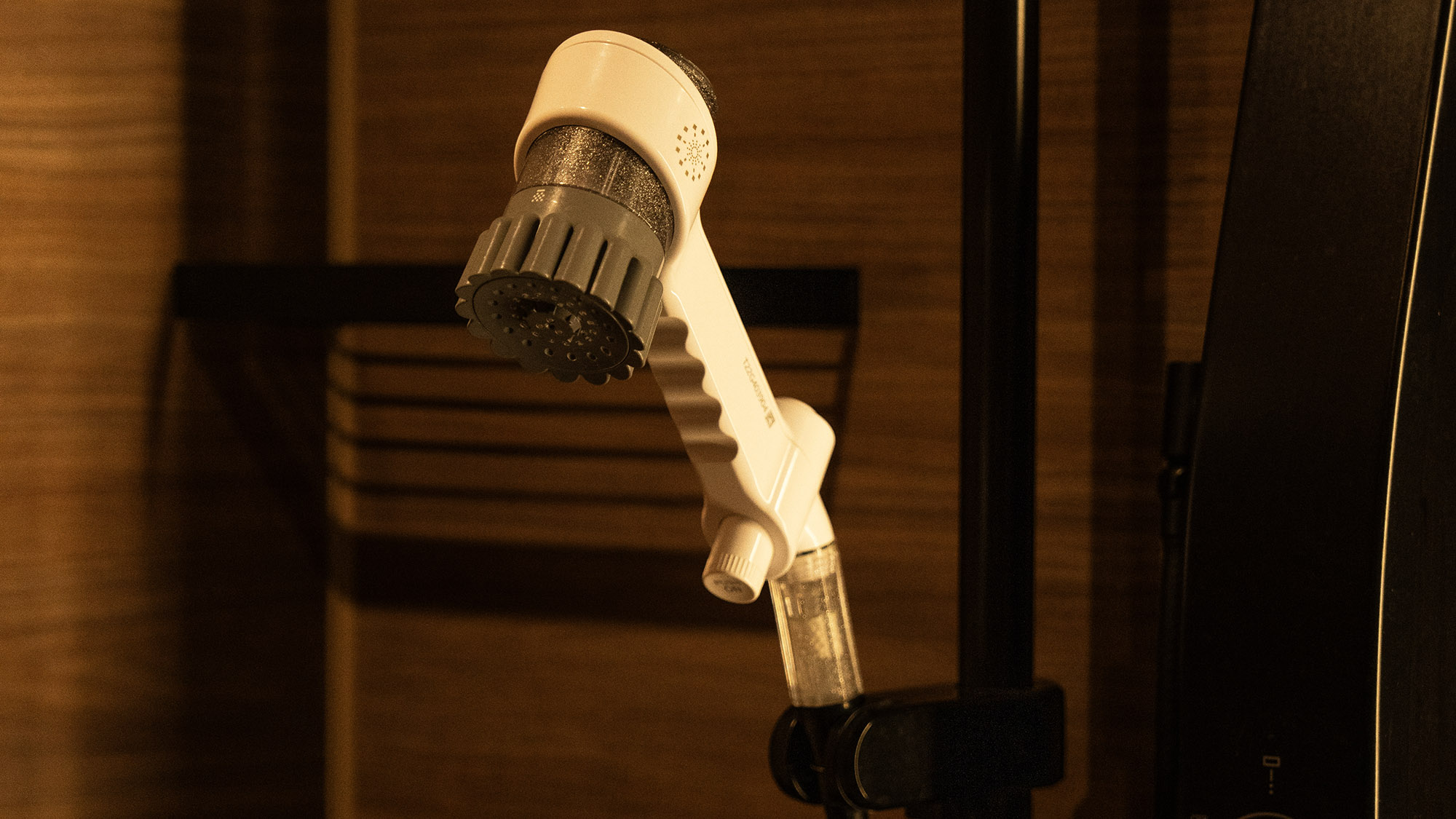 ・【C棟】ミラブルzeroのシャワーヘッド。滞在先でも肌やヘアケアが体感できます