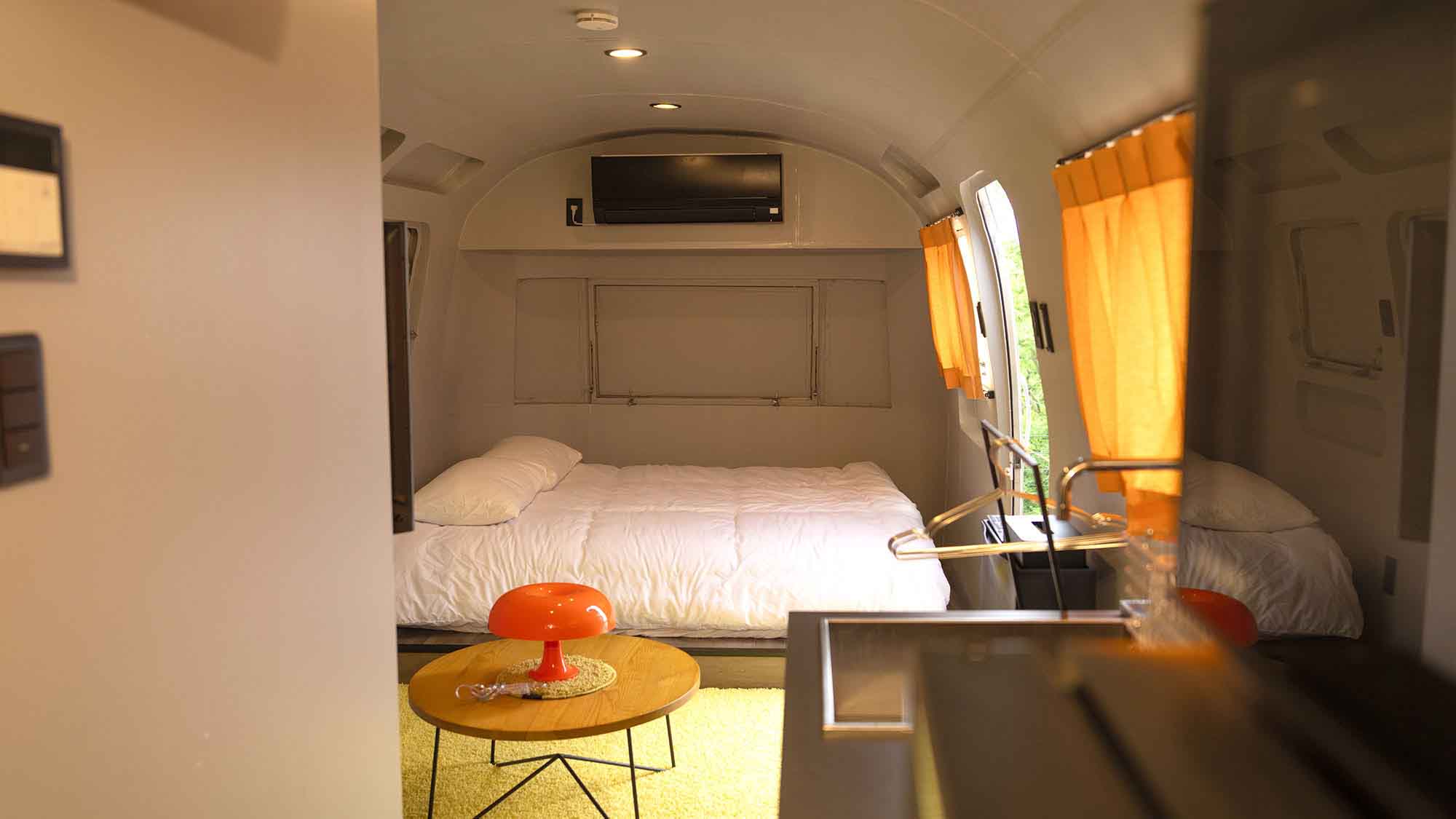 ・【B棟】コンパクトながらも機能的に配置したトレーラーハウス　最大4名様までご宿泊いただけます