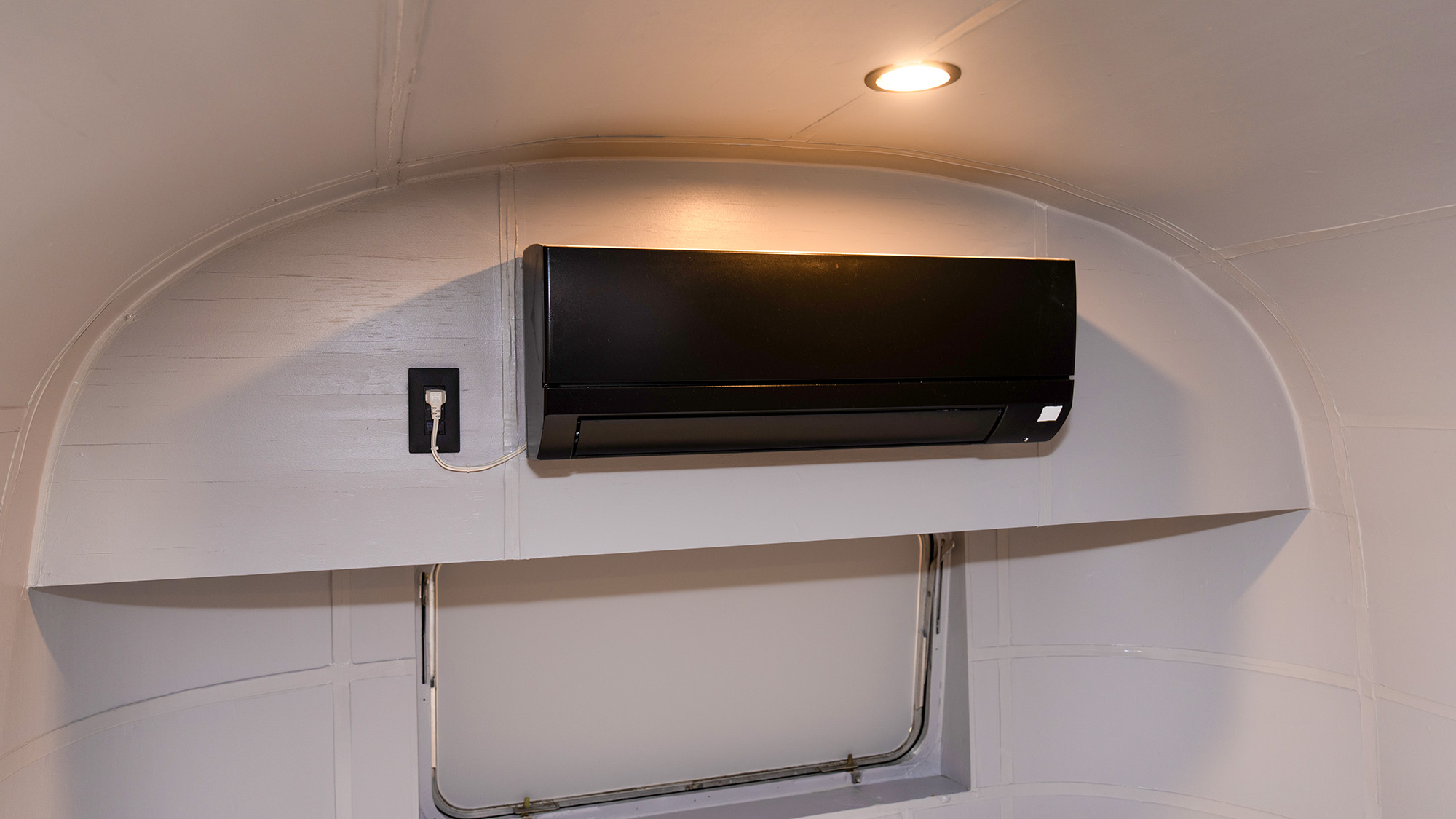 ・【A棟】3つの宿泊棟全てにエアコンを完備。どんな季節でも快適に滞在していただけます