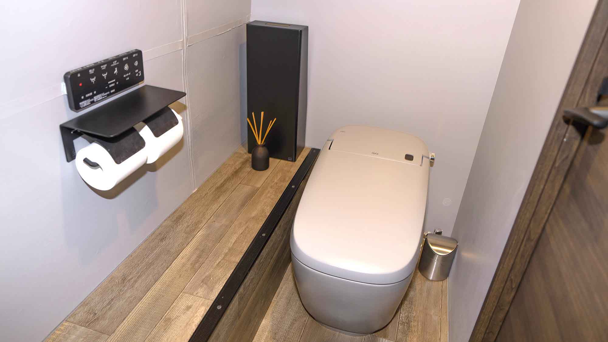 ・【A棟】トレーラーハウス内に温水洗浄機能付きトイレを完備しております