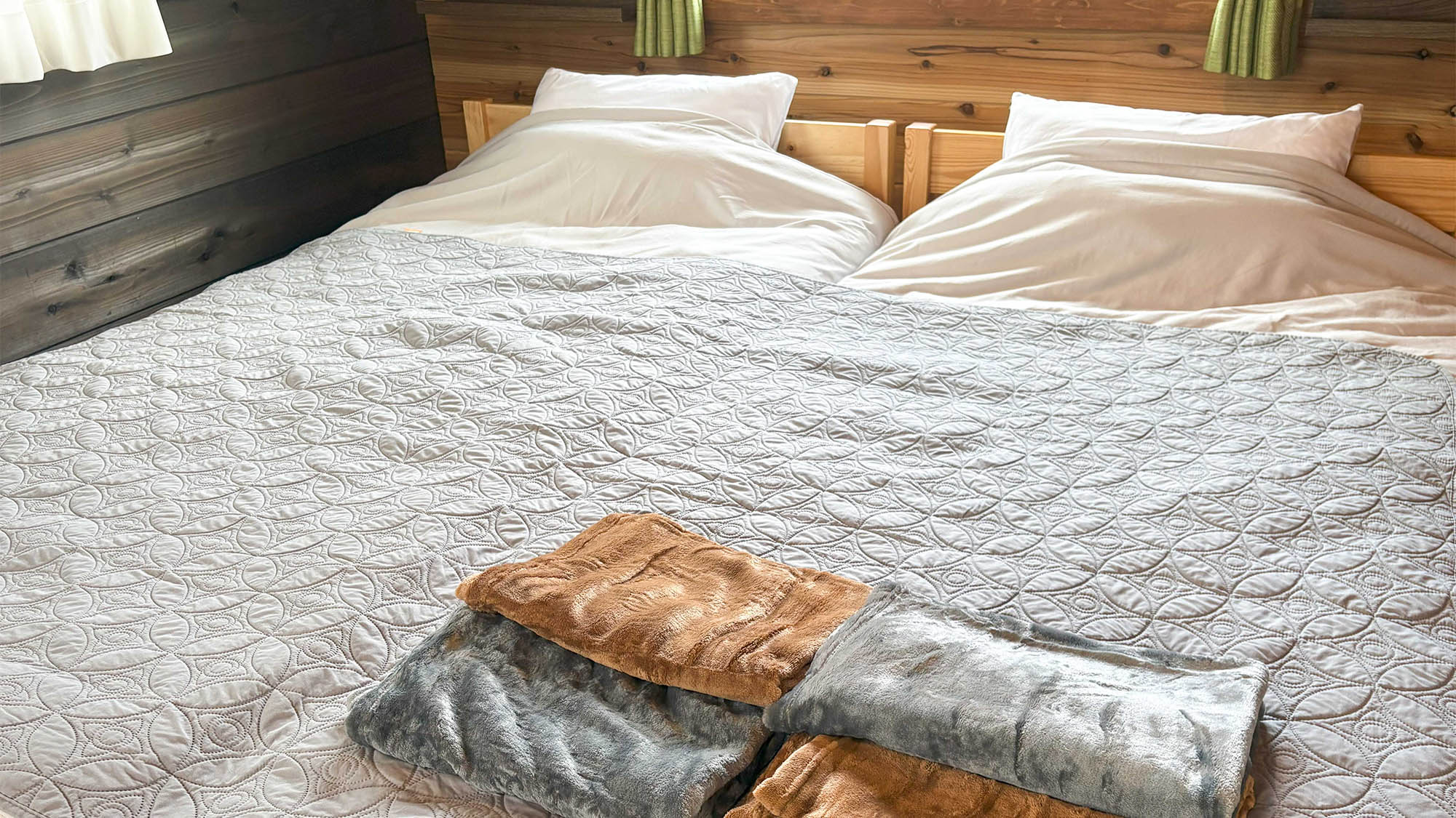 ・【寝室】ふわふわブランケットとキルトの温かいお部屋で贅沢なひととき