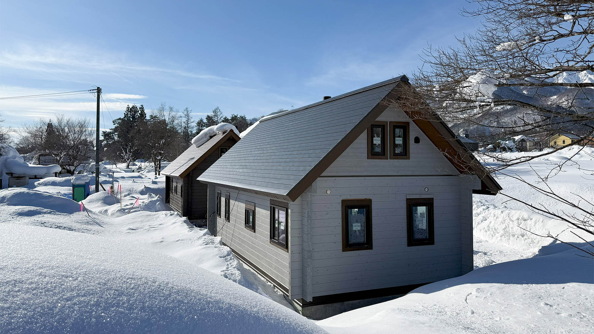 ・【外観】雪山に抱かれた隠れ家　日常を忘れ静寂の中で心ゆくまでお寛ぎください