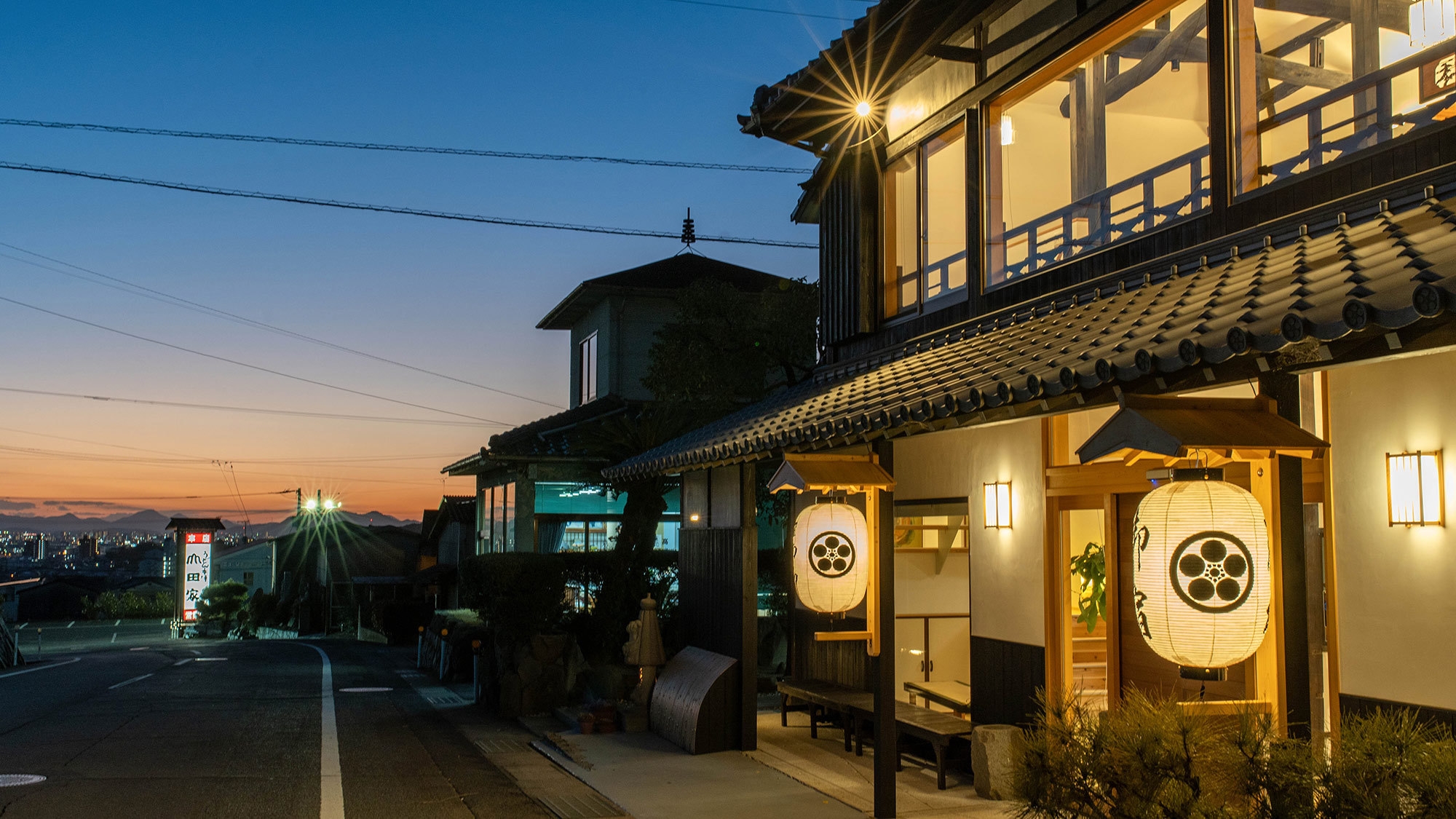 【連泊／素泊まり】モダンに生まれ変わった老舗お遍路宿で屋島・香川の滞在をお楽しみください