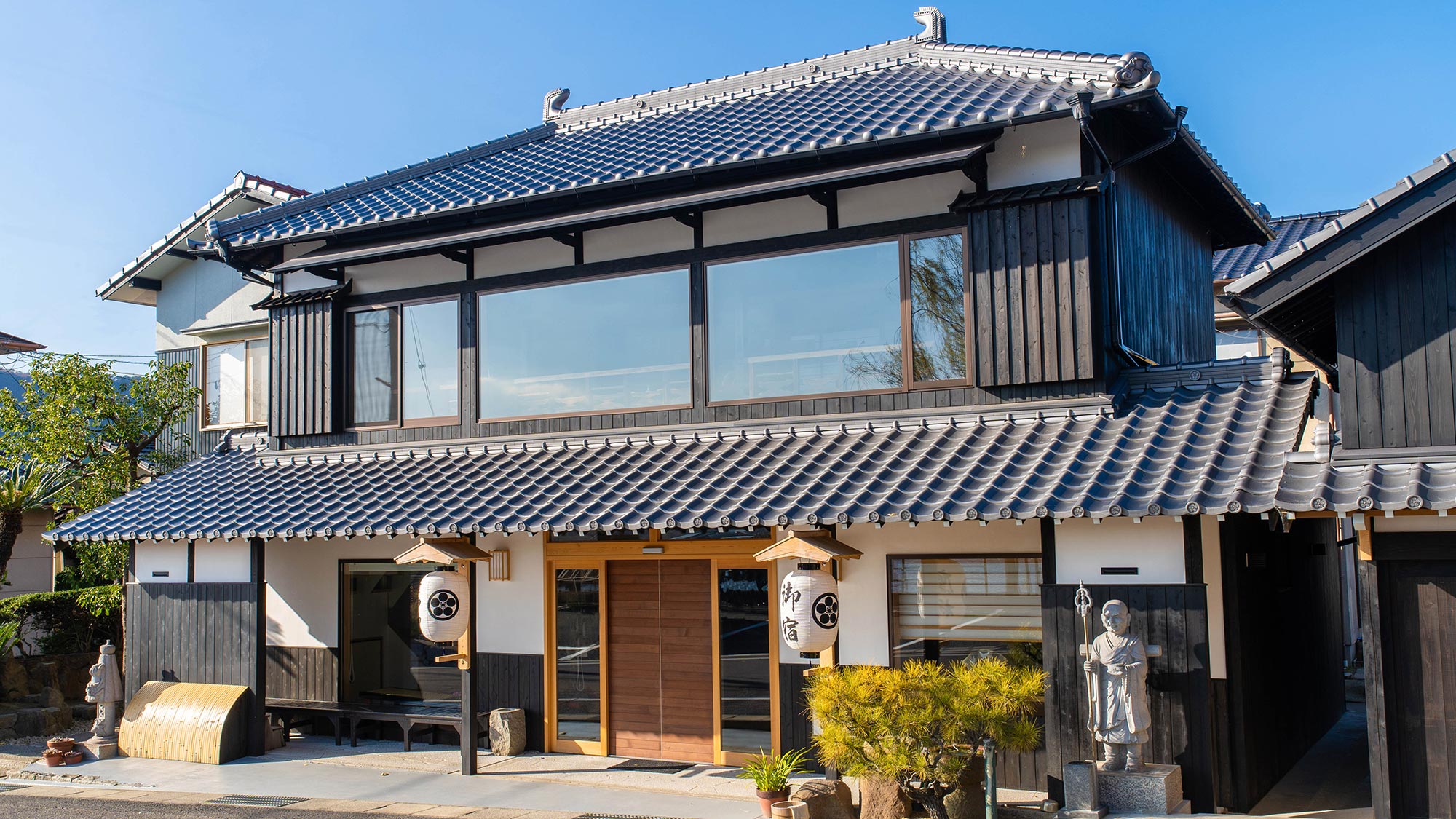 ・【外観- 昼-】200年余りの歴史がある老舗のお遍路宿が2023年10月にリニューアルオープン