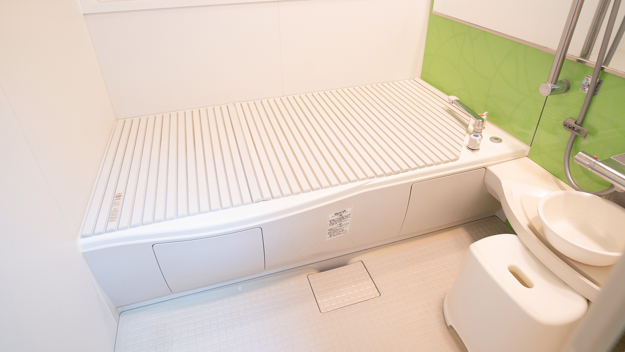 ・【1階バスルーム】リンスインシャンプー、ボディソープ、固形石鹸をご用意