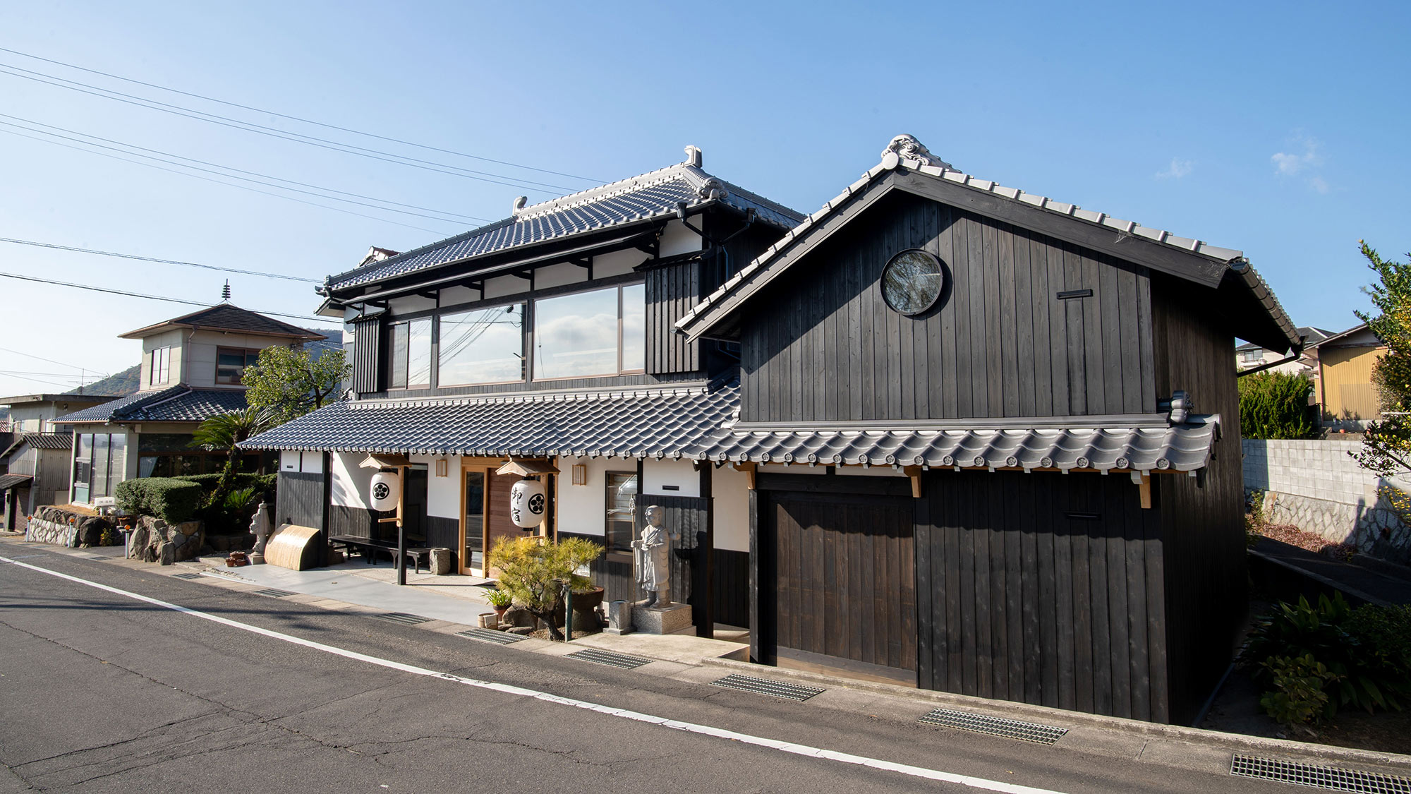 ・【外観- 昼-】今では見かけることが少なくなった重厚感のある日本家屋