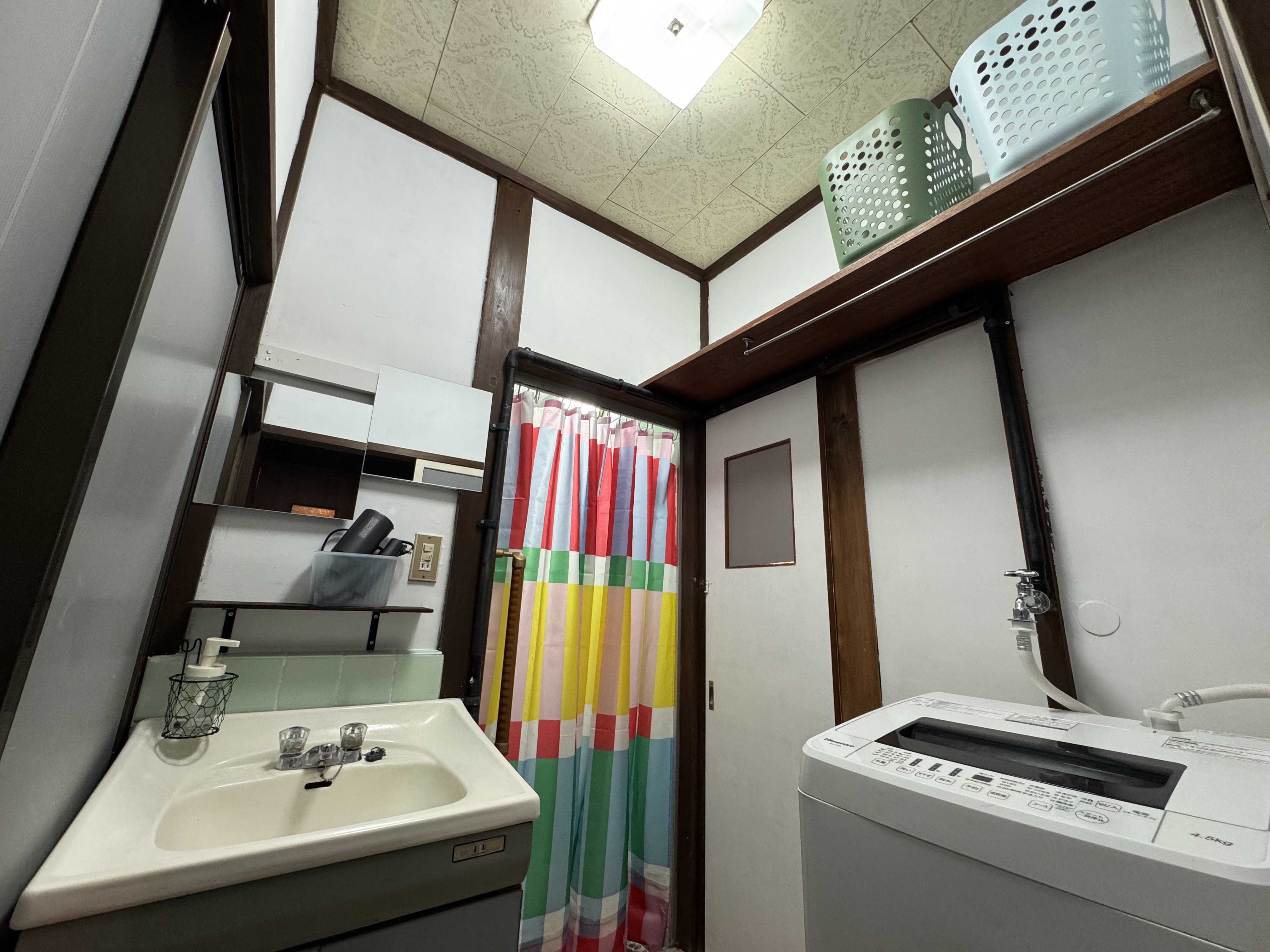 洗濯機・物干しスペース完備で長期滞在にもおすすめ