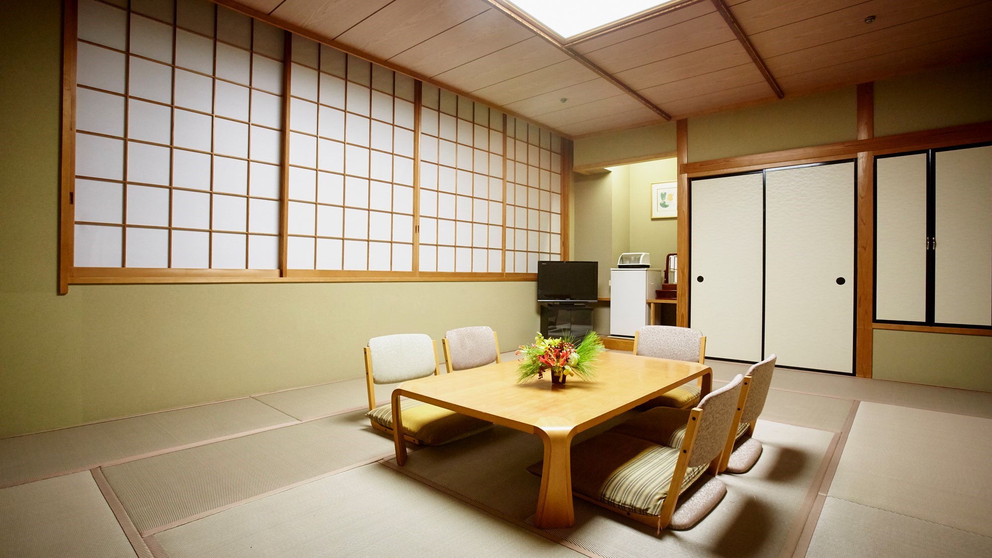 仙台サンプラザの15畳和室。畳敷きで布団を並べて敷ける広さがある