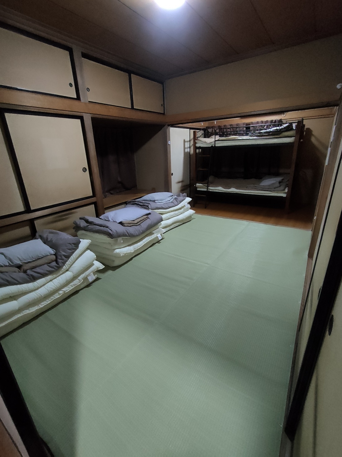 郡山本館　男女混合ドミトリールーム（最大14名）