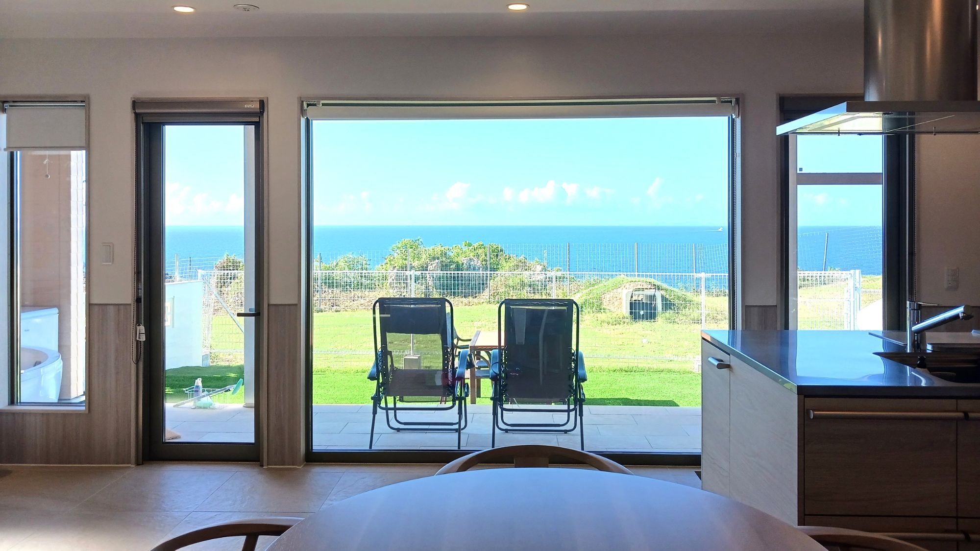 お部屋からは、開放感あふれるオーシャンビューをお楽しみいただけます