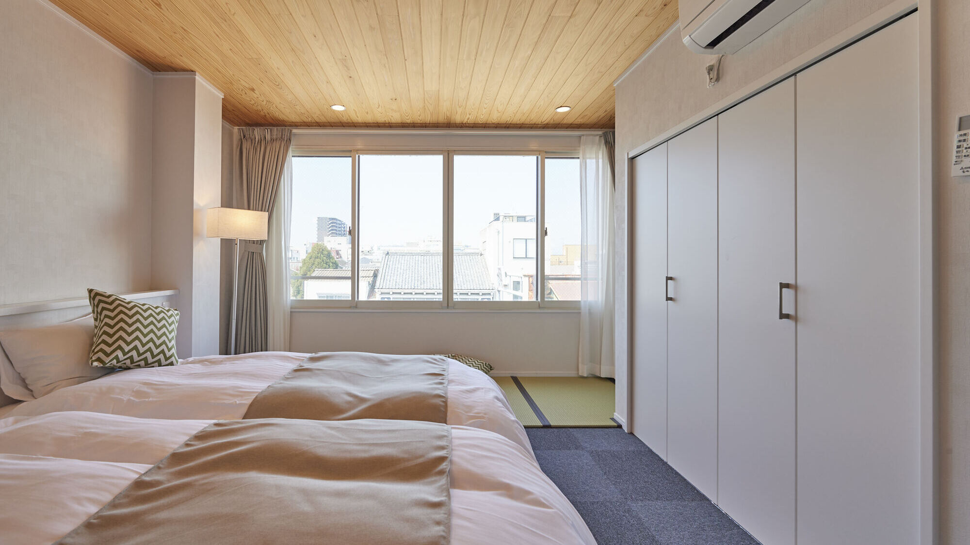 ハリウッドツイン（HOLLYWOOD TWIN）